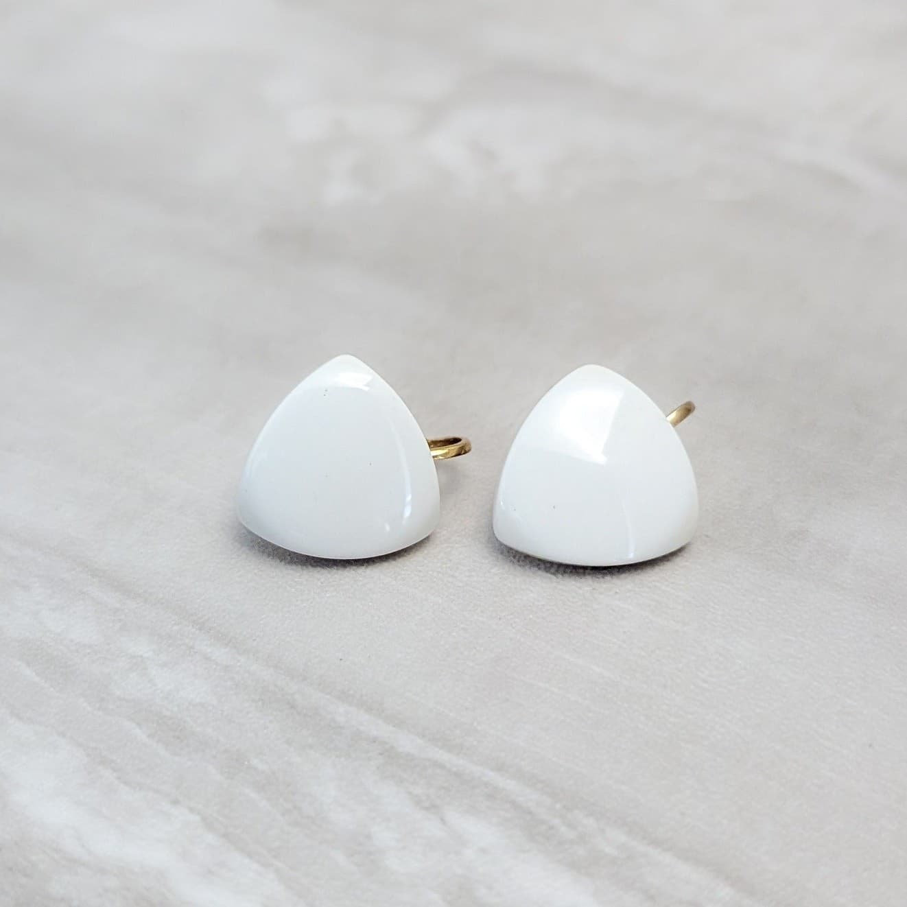 Vintage Clip On Earrings 0.75" White Triangle with Curved Corners Retro