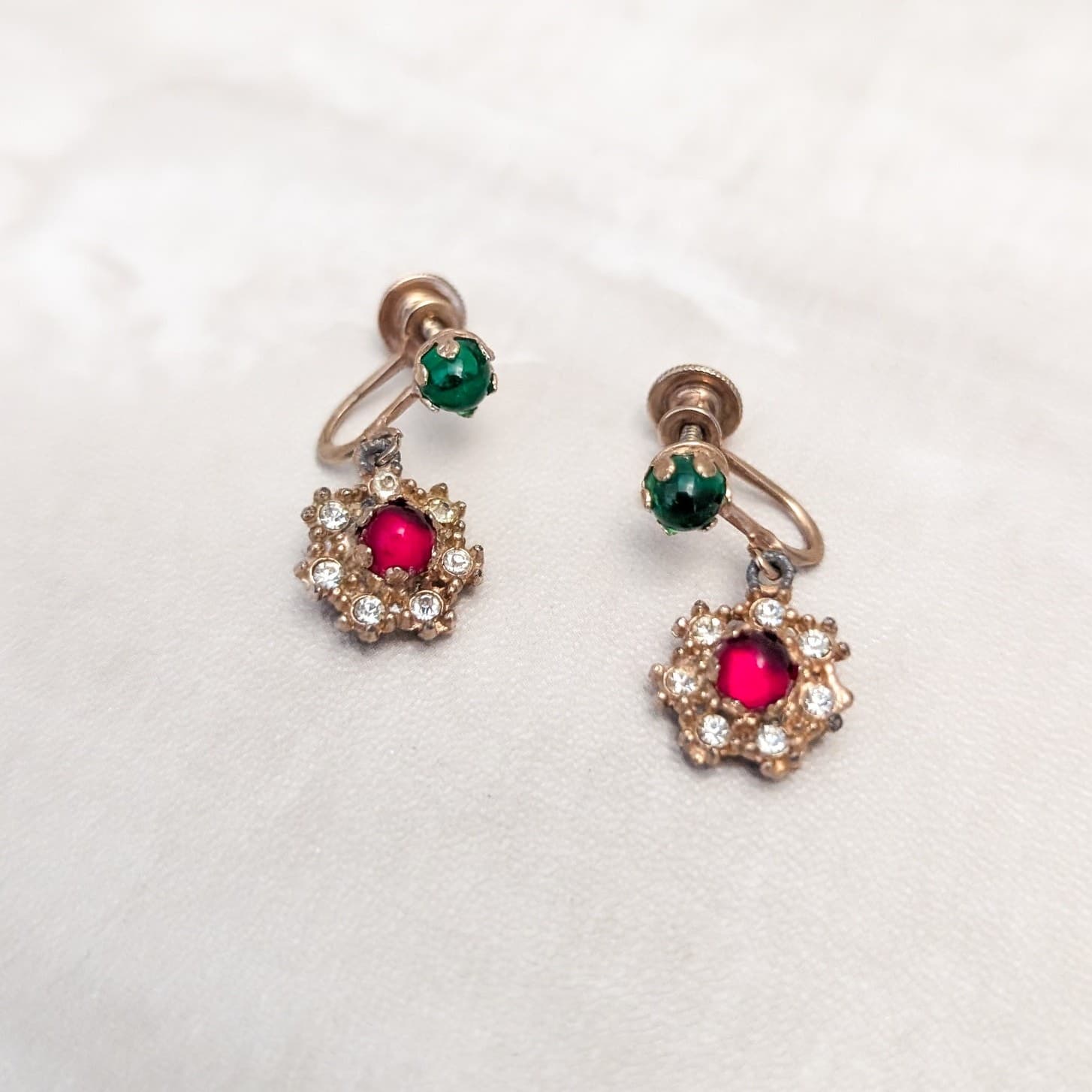 Vintage Screw On Earrings Green, Red, Clear, Gold Tone Regal Dangle Earrings