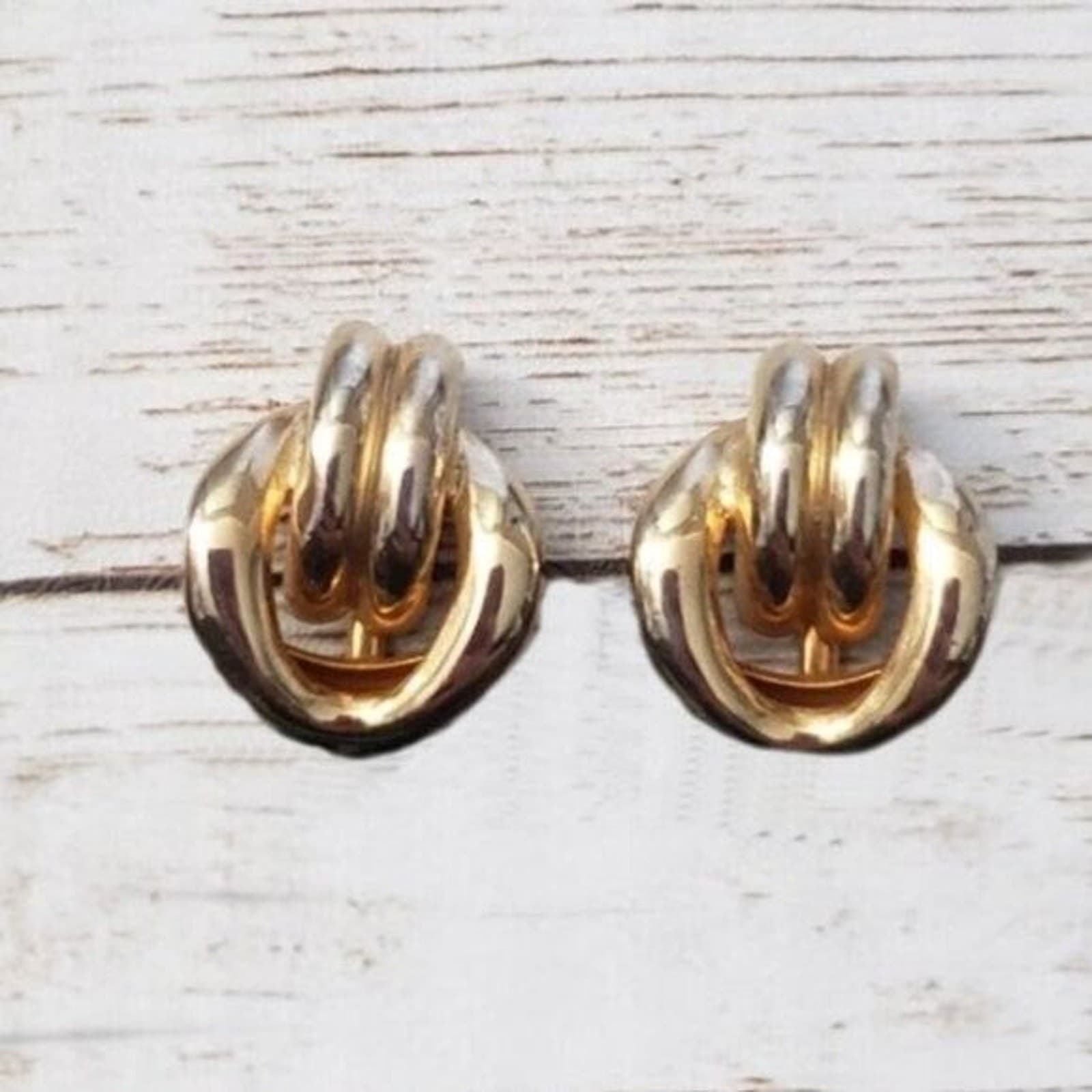 Vintage Screw On Earrings - Gold Tone Interlocking Hoop Design