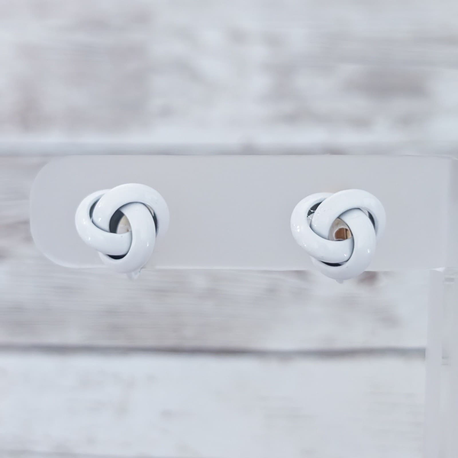 Vintage Clip On Earrings 0.5" White Knot