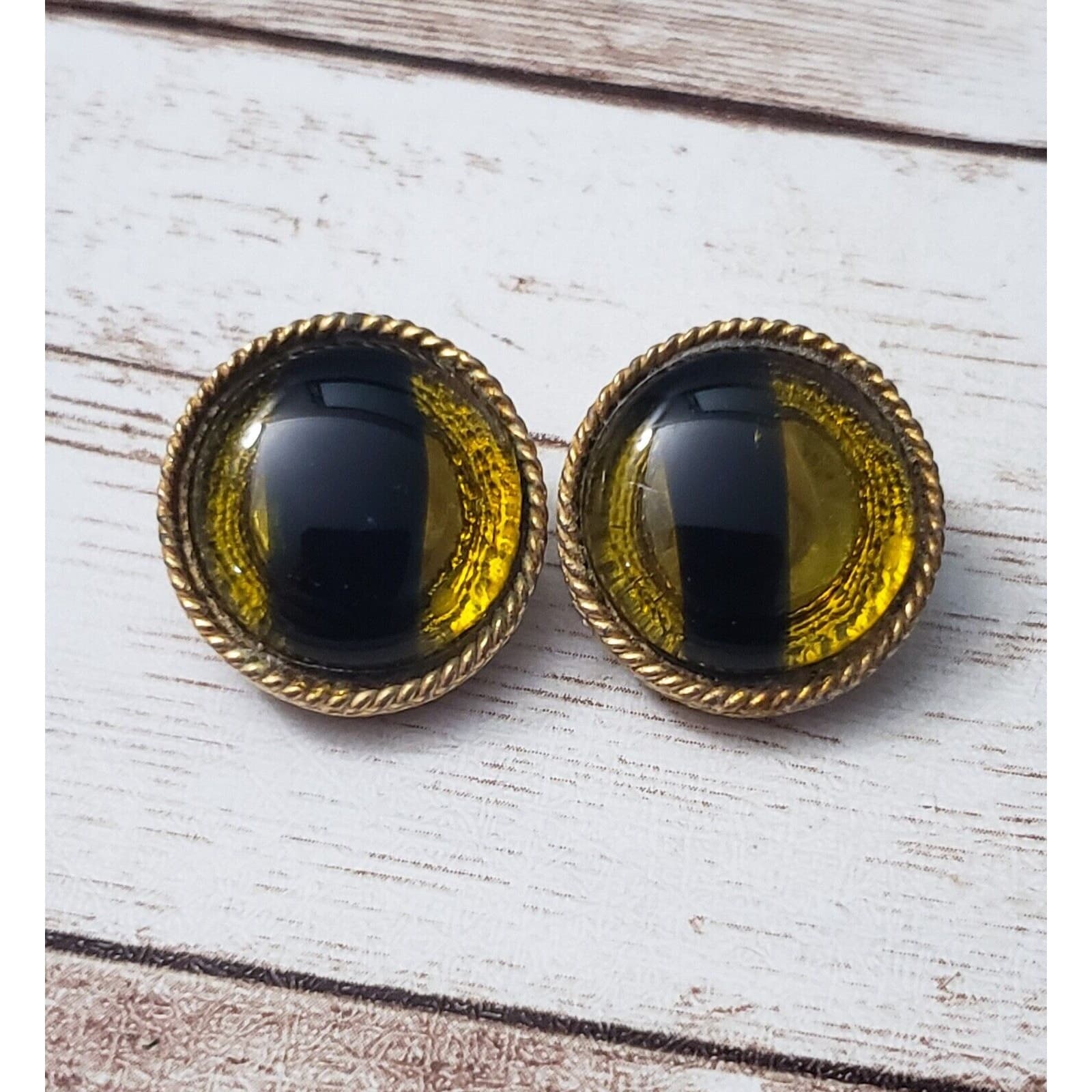 Vintage Clip On Earrings Unusual Design Circle Shape Statement Earrings 0.75"