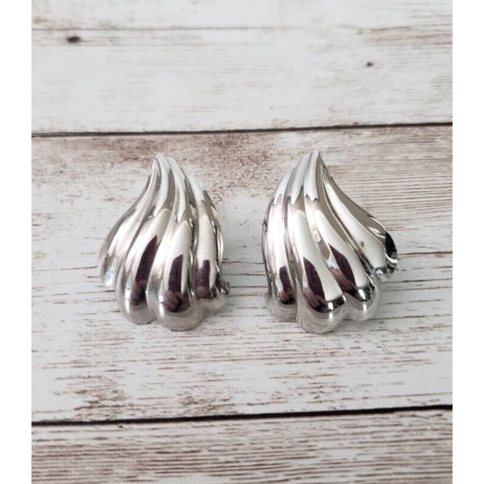 Vintage Clip On Earrings - Silver Tone Ridged Swish