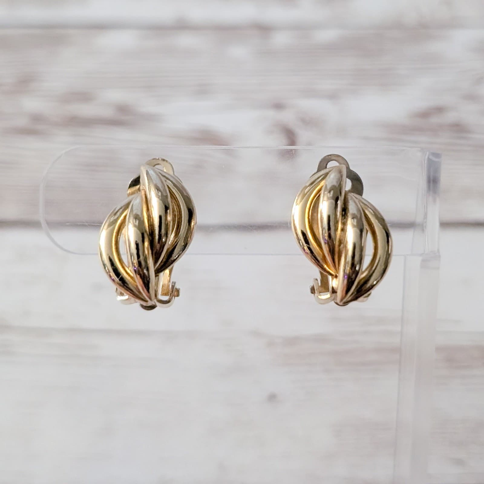 Vintage Clip On Earrings Gold Tone Stylish & Elegant 7/8"