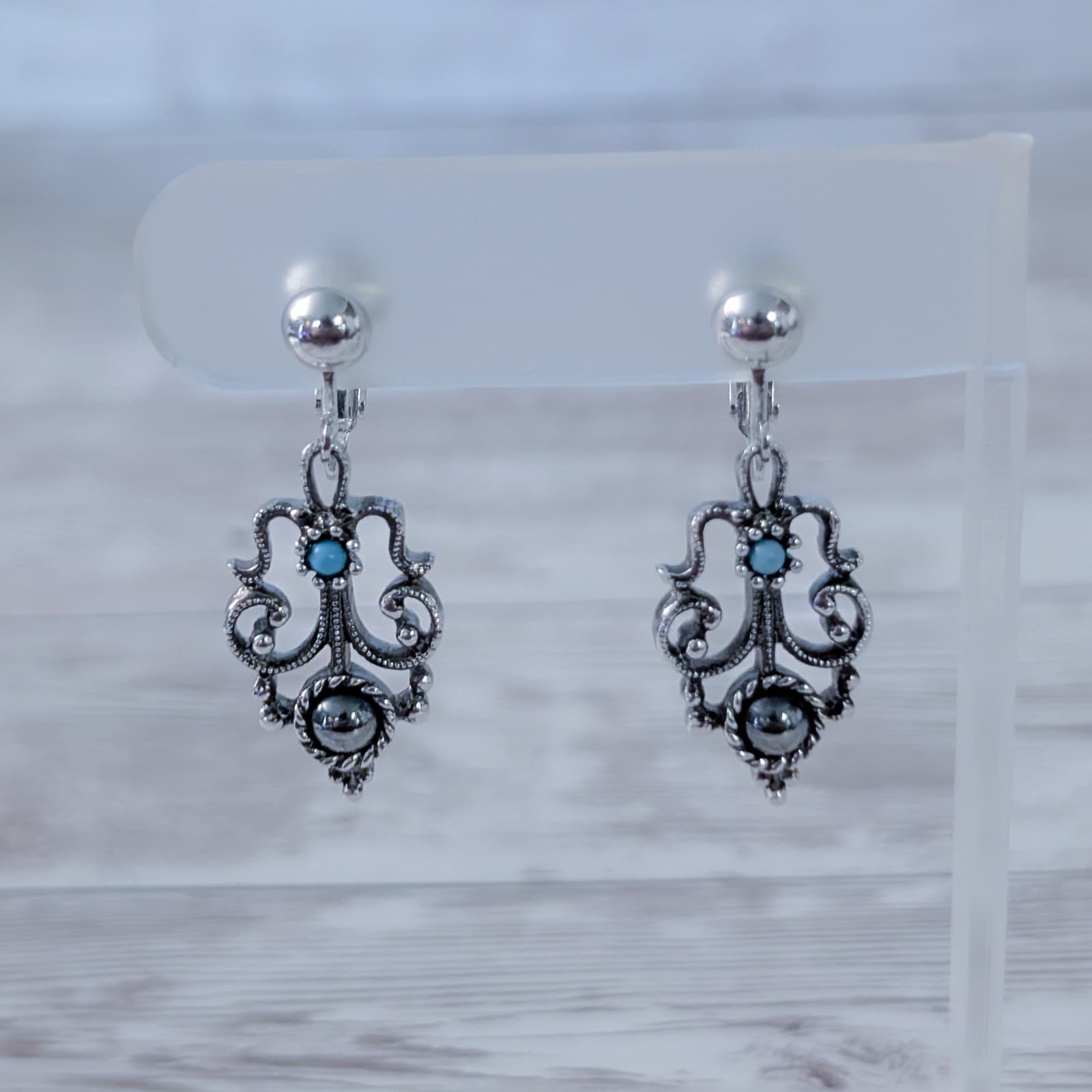 Vintage Avon Mirabella Silver Tone Clip On Earrings Faux Turquoise & Hematite