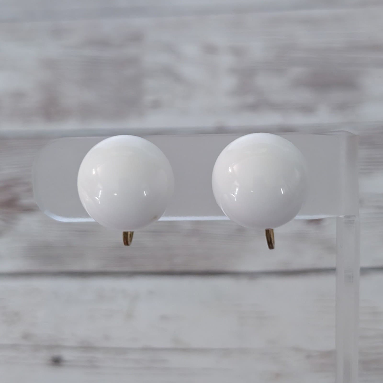 Vintage Clip On Earrings Slightly Under 0.75" Retro White