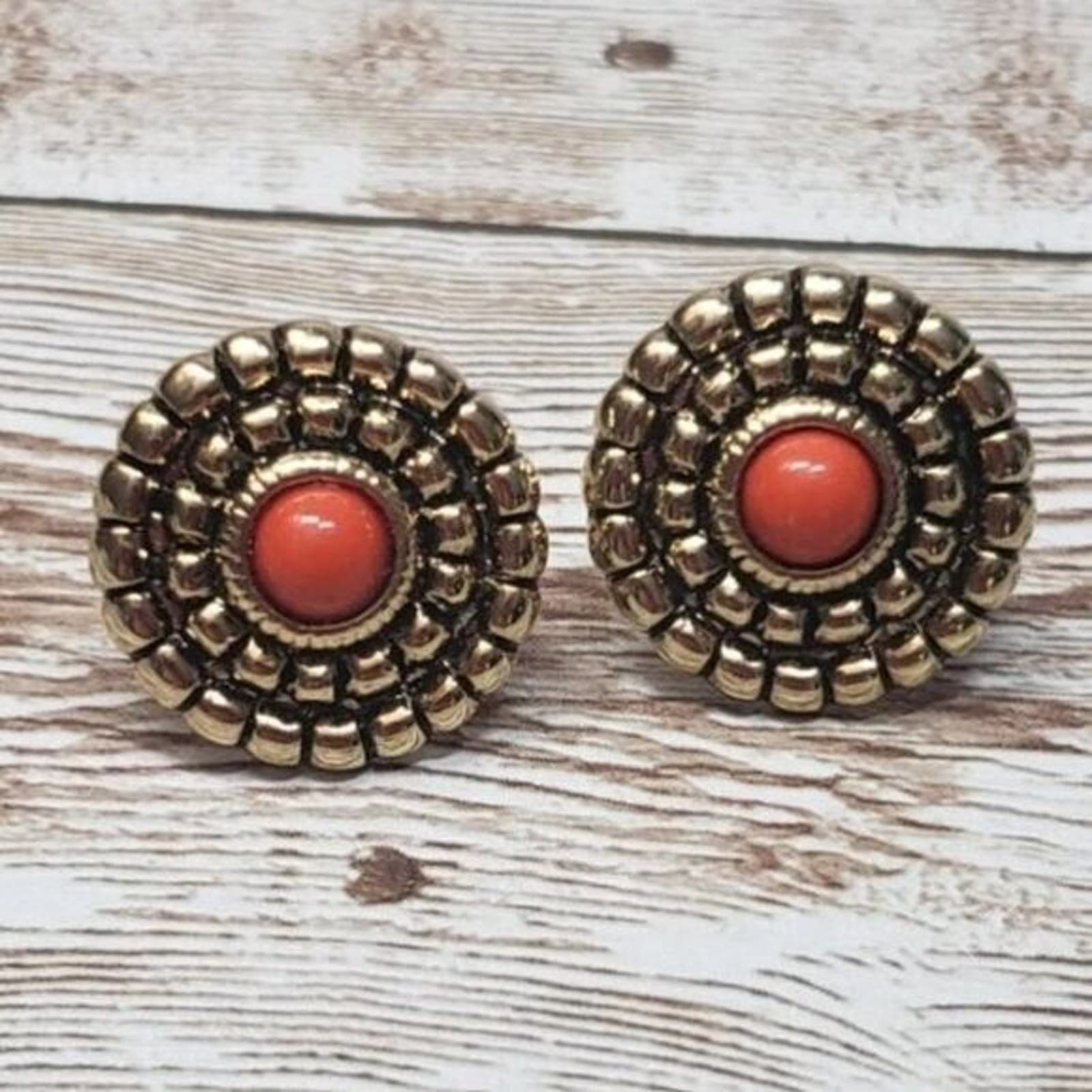 Vintage Screw On Earrings - Gold Tone Red Center Round Circle 0.75"