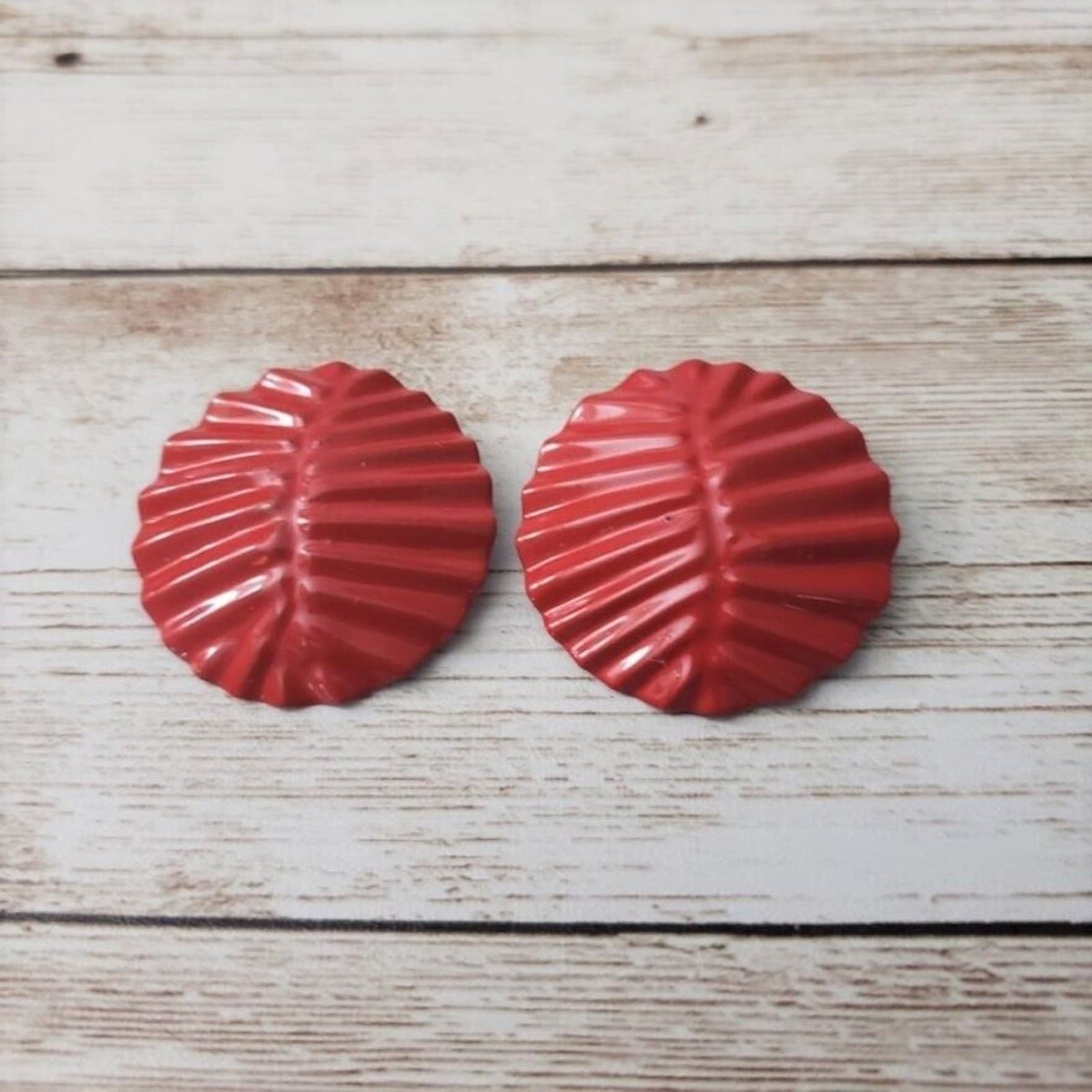 Vintage Clip On Earrings Unusual Red Ribbed Circle 1 & 1/8" Retro