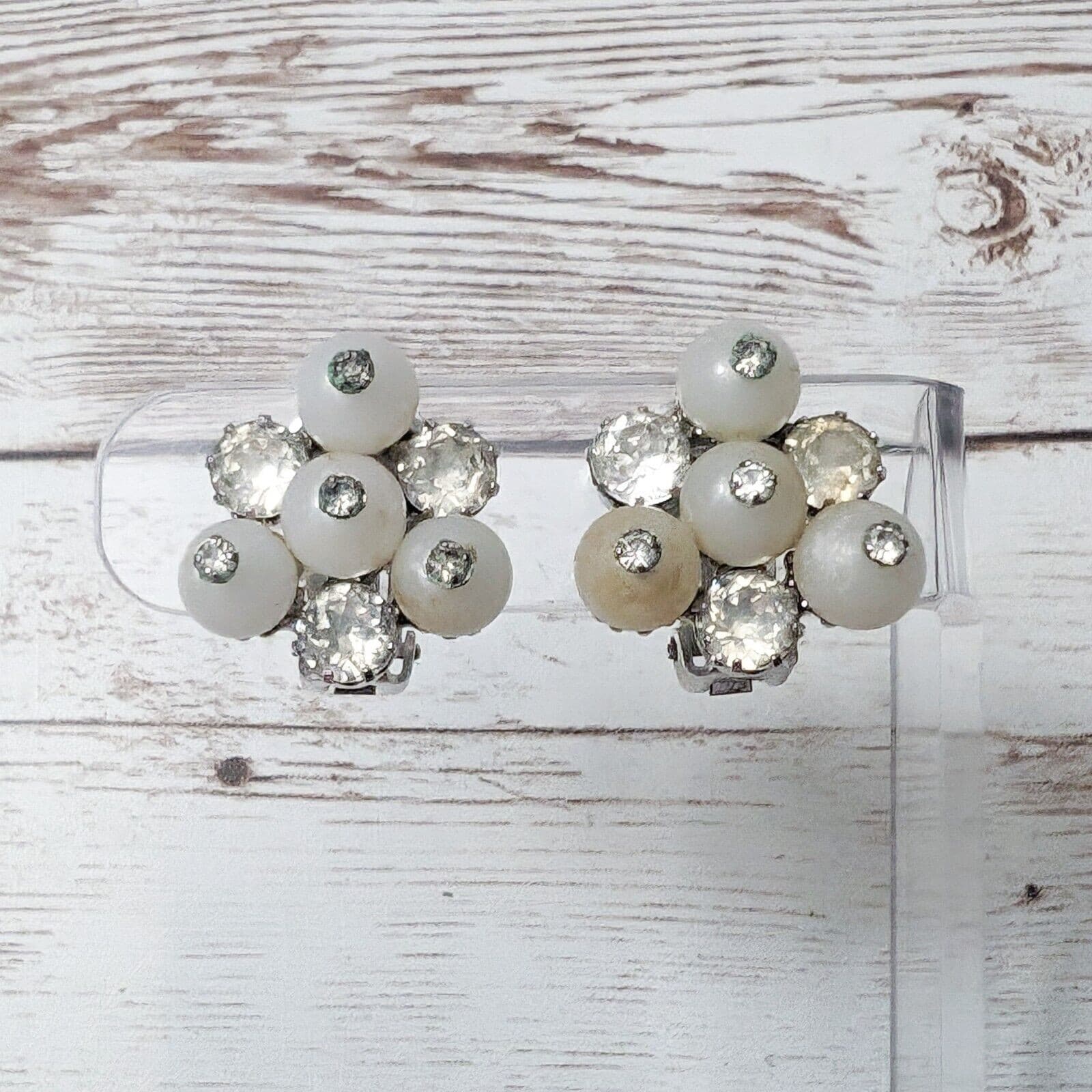 Vintage Weiss Clip On Earrings - Frosted & Silver Tone