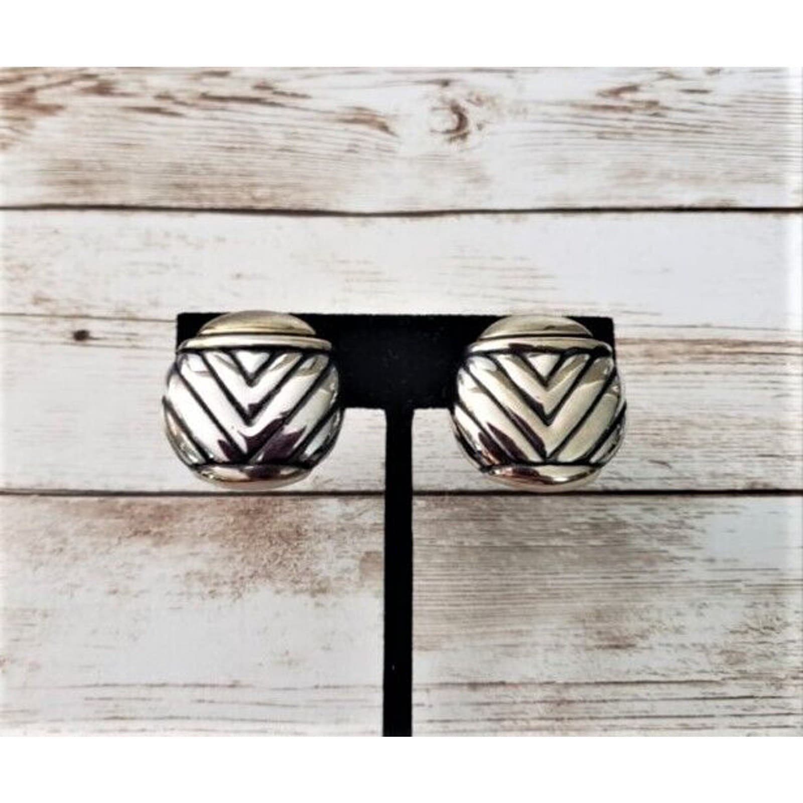 Vintage Clip On Earrings - Silver Tone & Gold Tone Circle with Line Design
