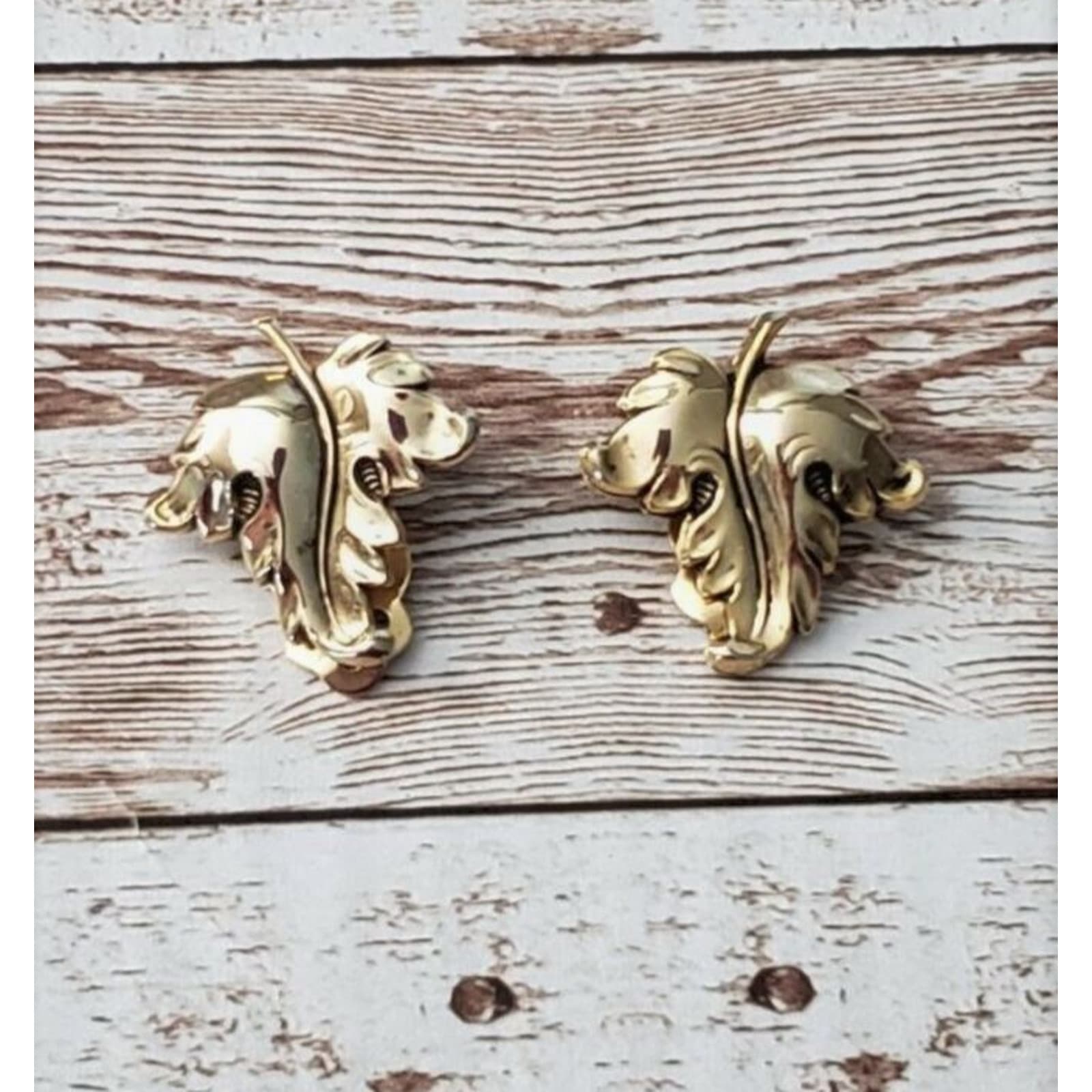 Vintage Lisner Clip On Earrings Gold Tone Leaf