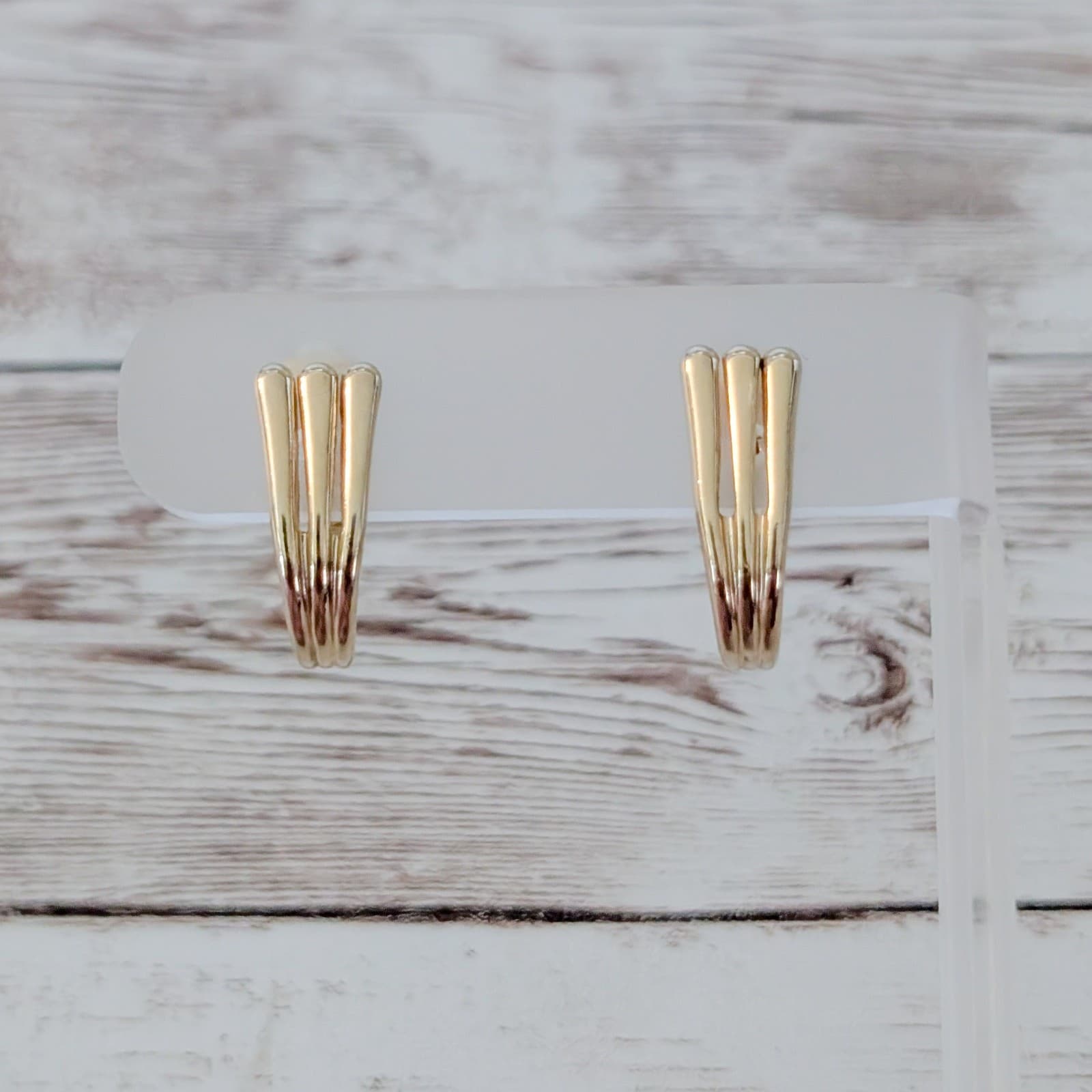 Vintage Avon Clip On Earrings Gold Tone