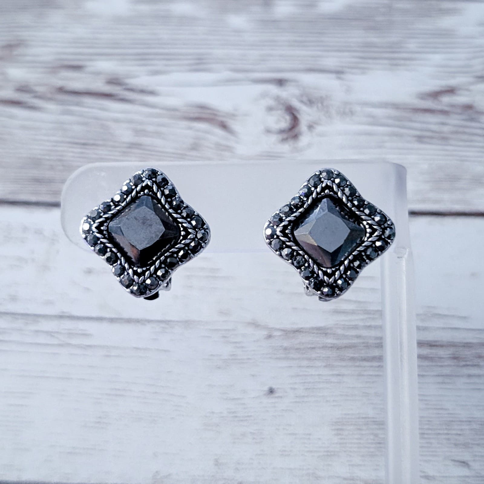 Vintage Clip On Earrings Dark Grey & Silver Tone Unusual