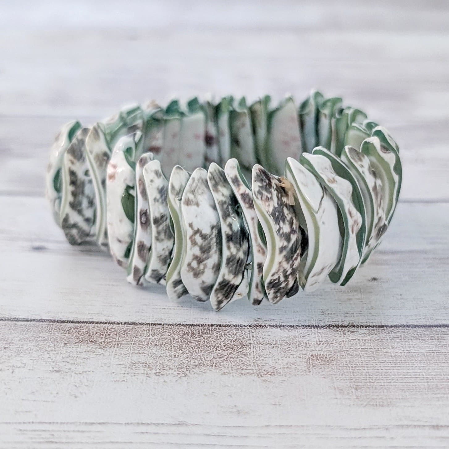 Vintage Stretch Bracelet Green/White/Brown Shell? Statement Chunky