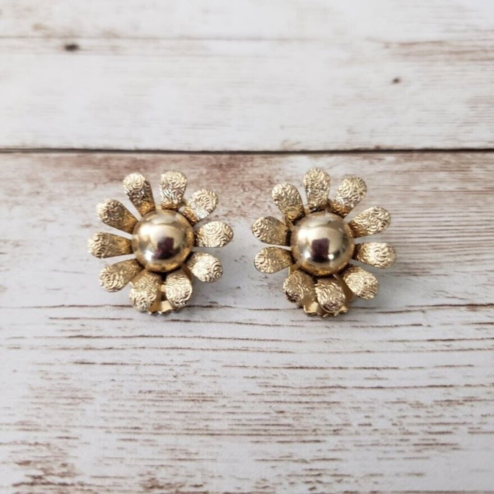 Vintage Clip On Earrings - Pretty Gold Tone 0.75" Flower