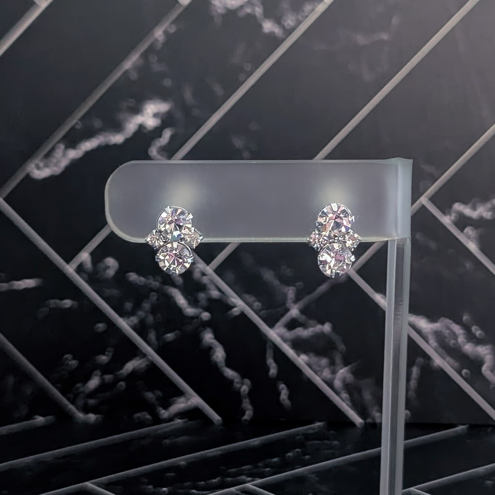 Vintage Screw Back Earrings Clear Gems Stylish & Elegant 0.5"