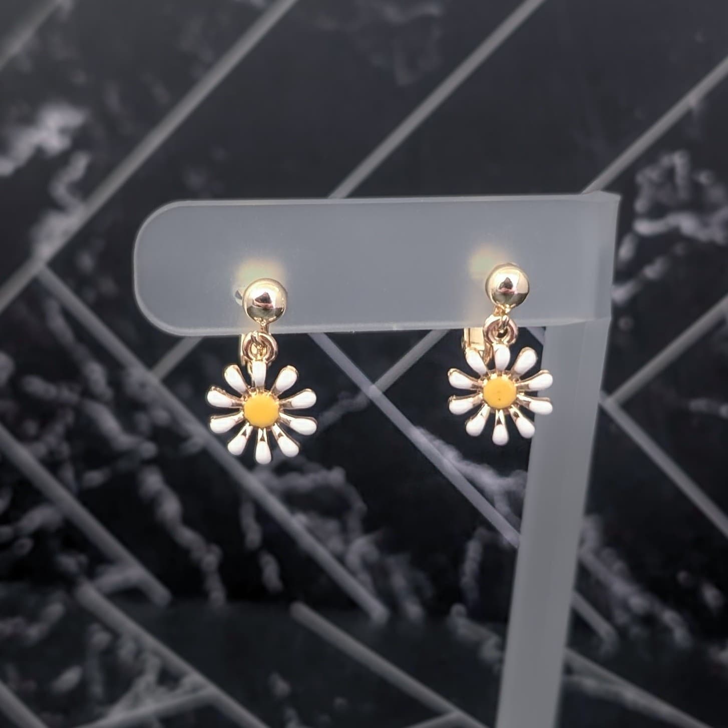 Vintage Clip On Earrings Whimsical Enamel Daisy Flower Dangle Really Pretty