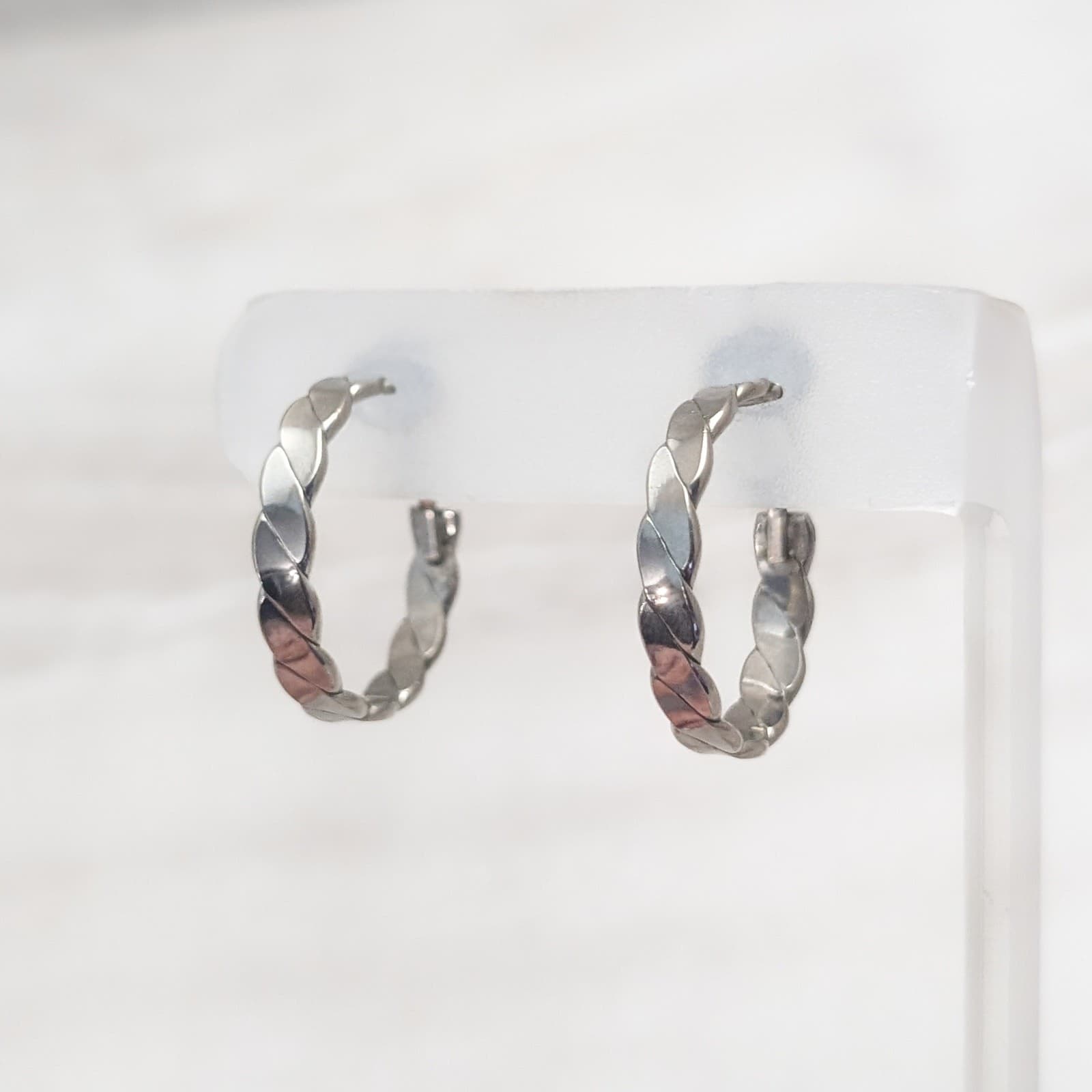 Vintage Clip On Earrings Twisted Pattern 1" Silver Tone Hoops Stylish Statement