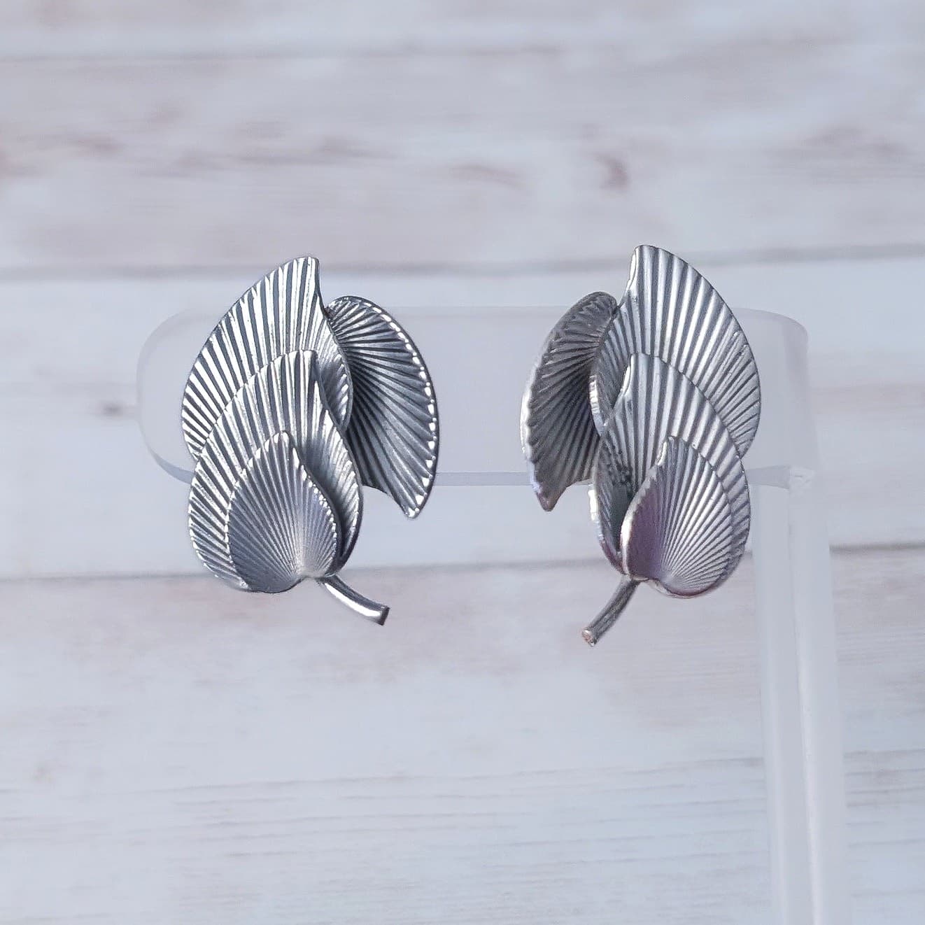 Vintage Marvella Clip On Earrings Silver Tone Overlapping Leaf Statement 1.25"