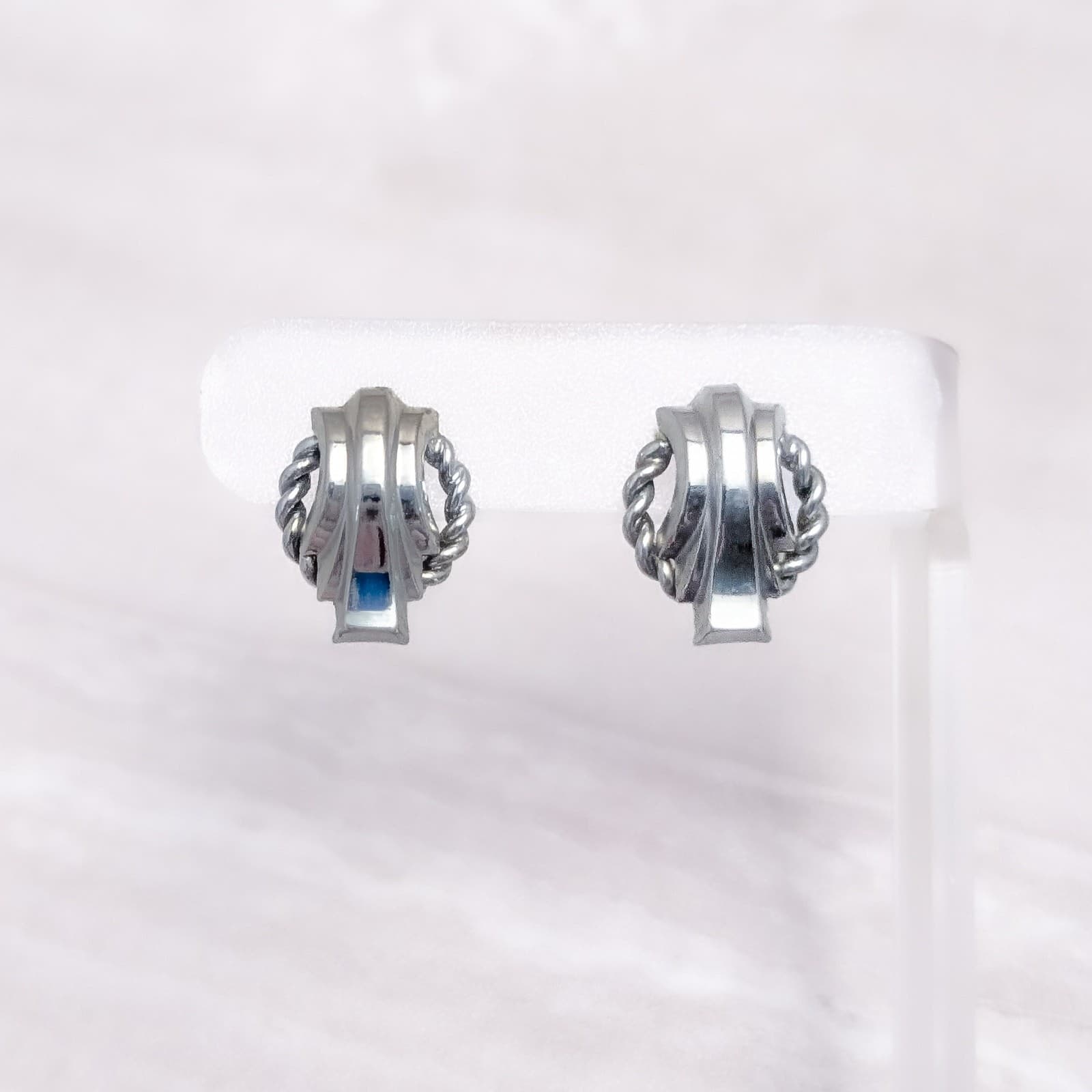 Vintage Screw On Earrings Fluted Design with Twisted Sides Silver Tone Stylish