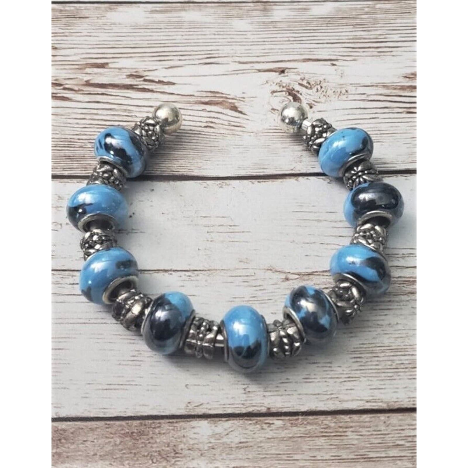Vintage Bracelet / Bangle - Blue & Silver Tone Pretty Bracelet