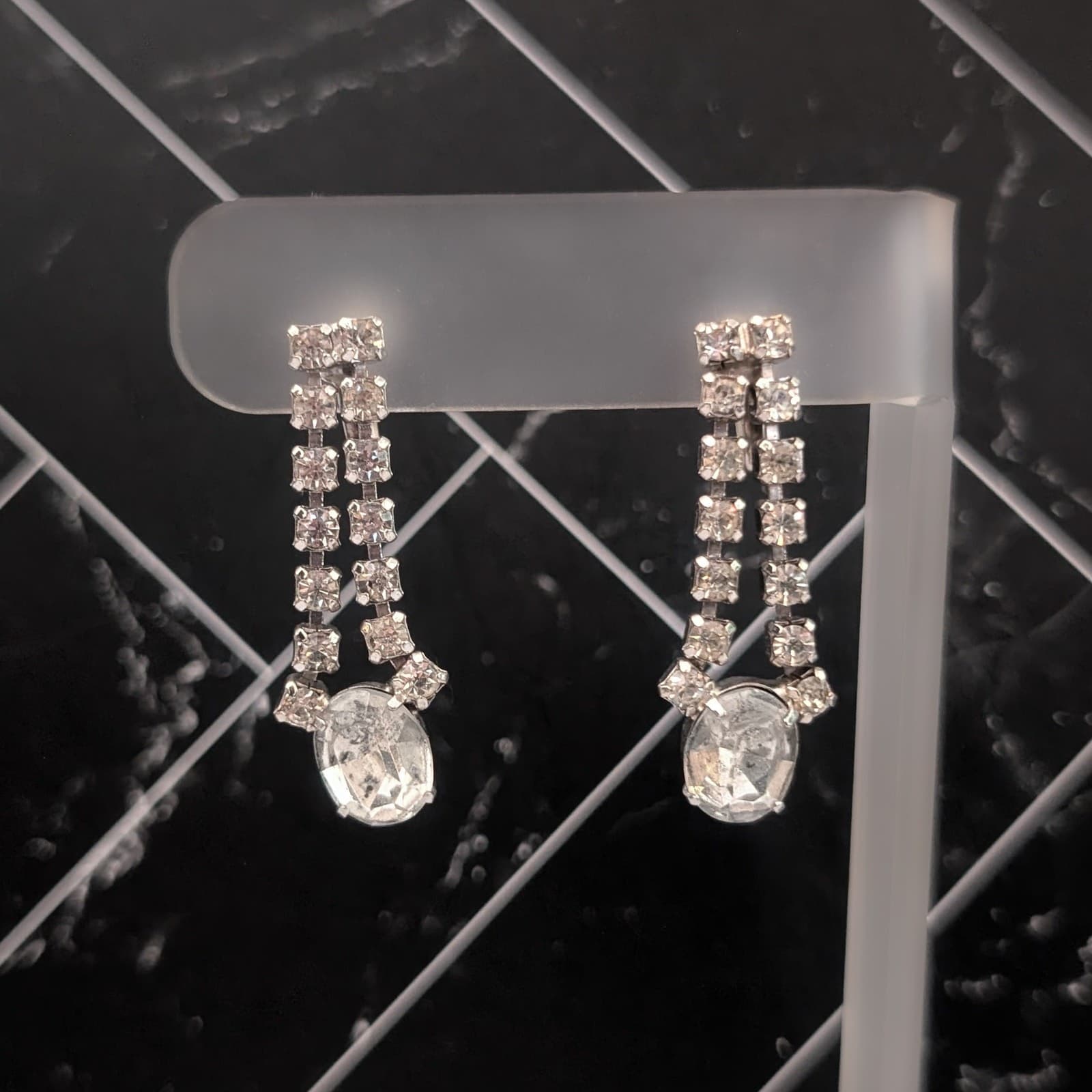 Vintage Screw On Earrings - Dangle Earrings Clear with Oval