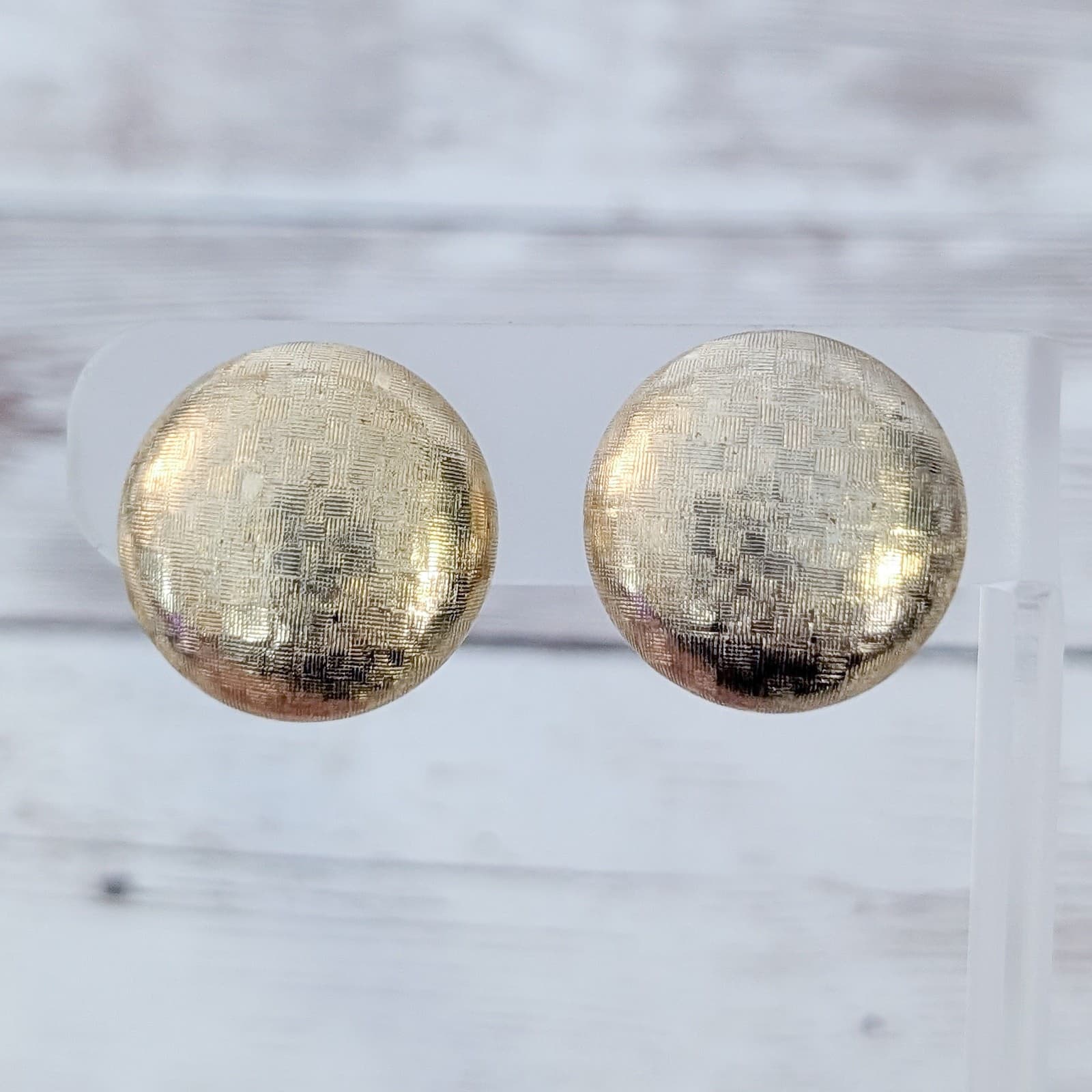 Vintage Clip On Earrings 0.75" Patterned Gold Tone