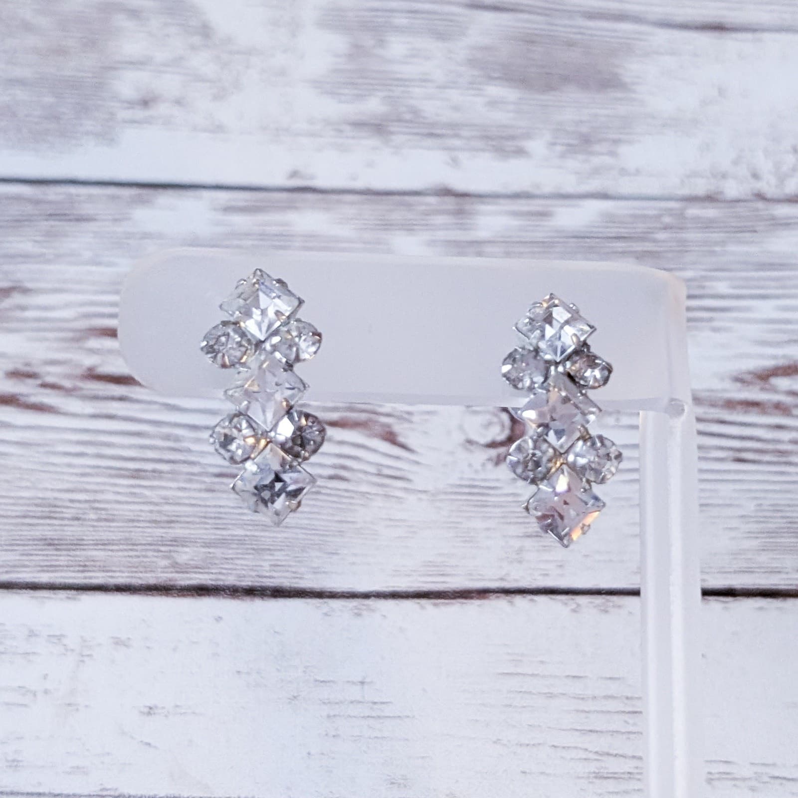 Vintage Screw Back Earrings Fancy & Elegant Clear Gem