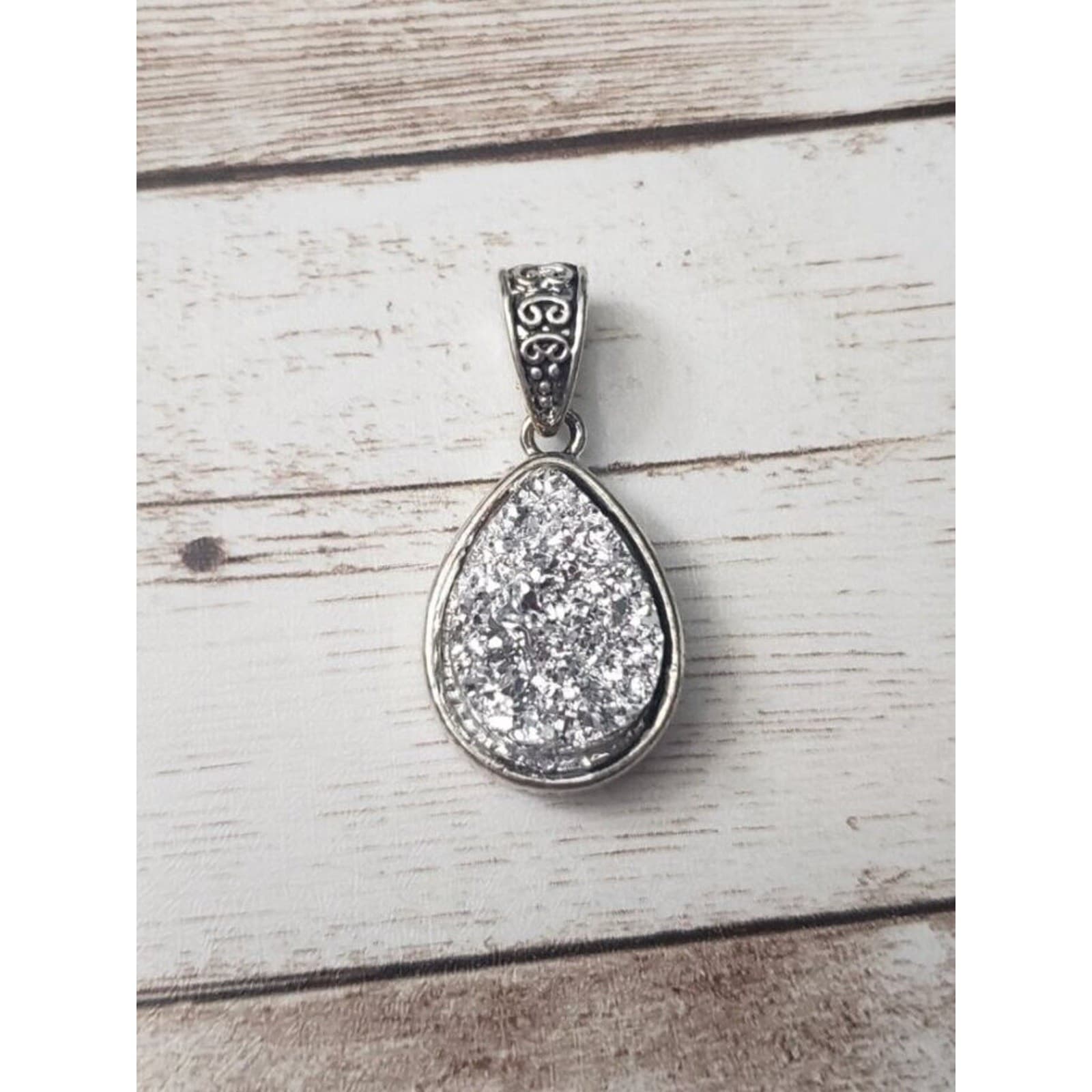 Silver Tone Pendant - Very Pretty