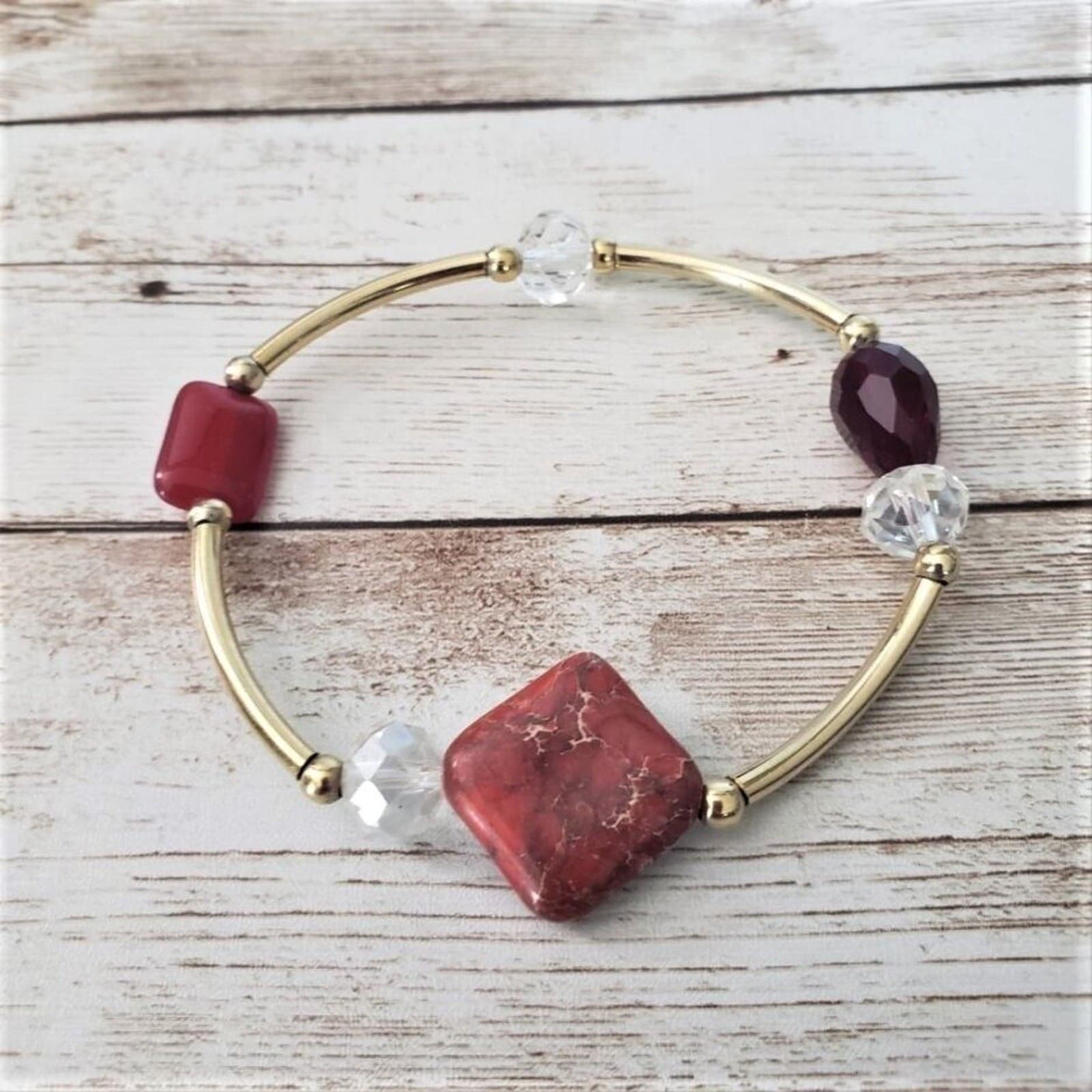 Vintage Stretch Bracelet - Elegant Gold Tone, Clear & Red Beads