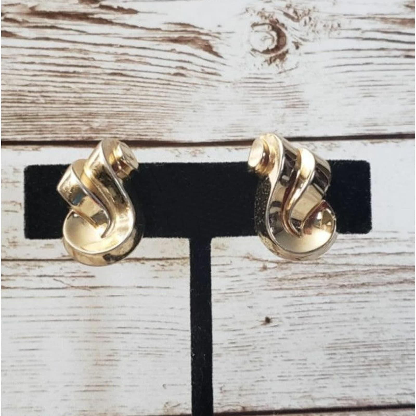 Vintage Screw On / Screw Back Earrings - Fancy Swoosh Design Gold Tone