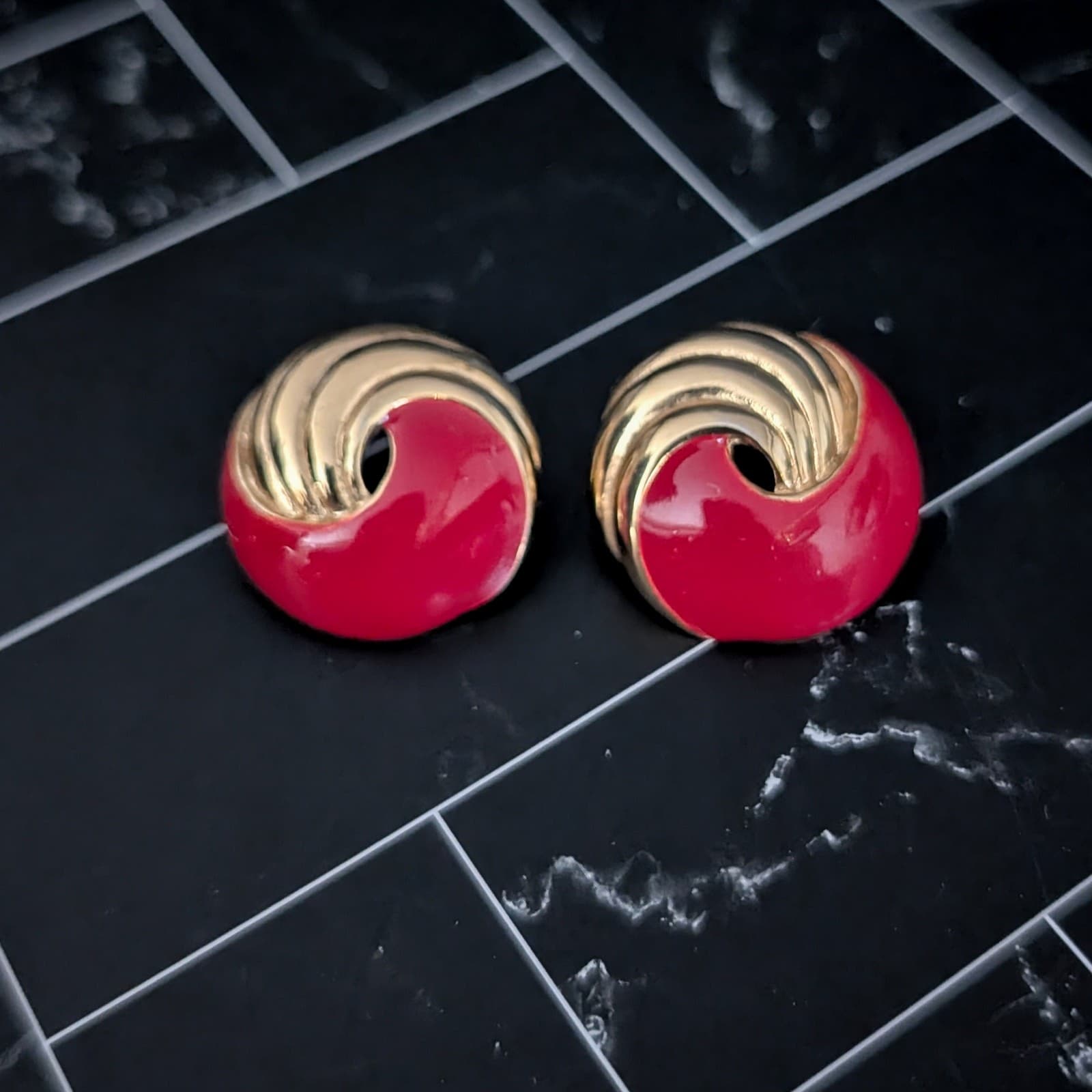 Vintage Stud Earrings Stylish Gold Tone & Red Enamel 1" Statement