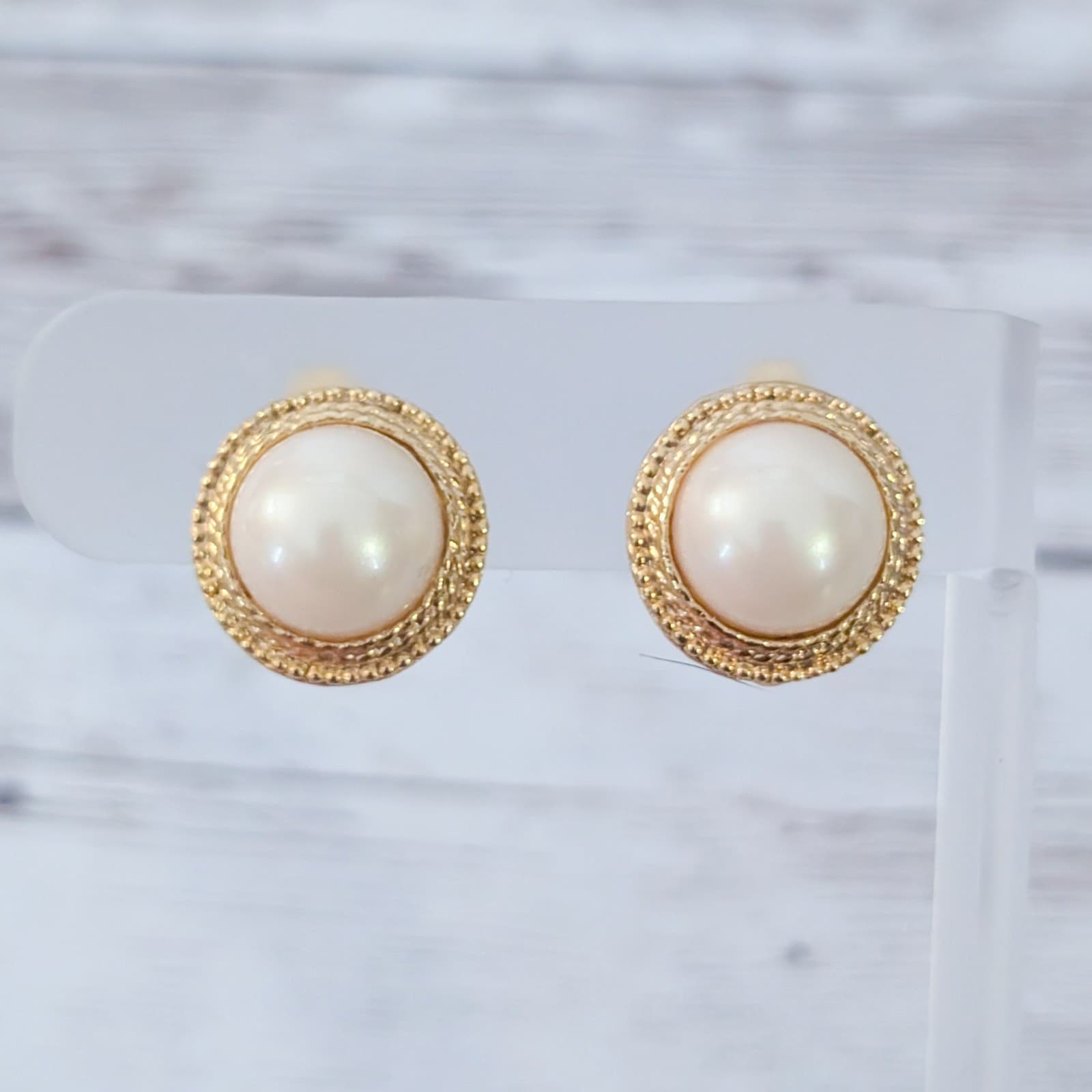 Vintage Clip On Earrings Classic Gold Tone & Faux Pearl Signed Ali?