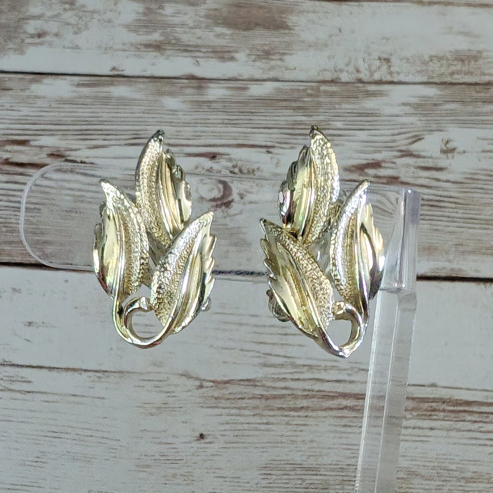 Vintage Clip On Earrings - Ornate Gold Tone Leaves 1.25"