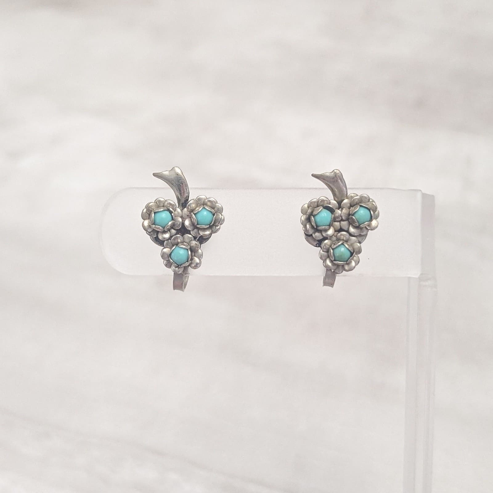 Vintage Screw On Earrings Design Silver Tone & Turquoise Tone 7/8"
