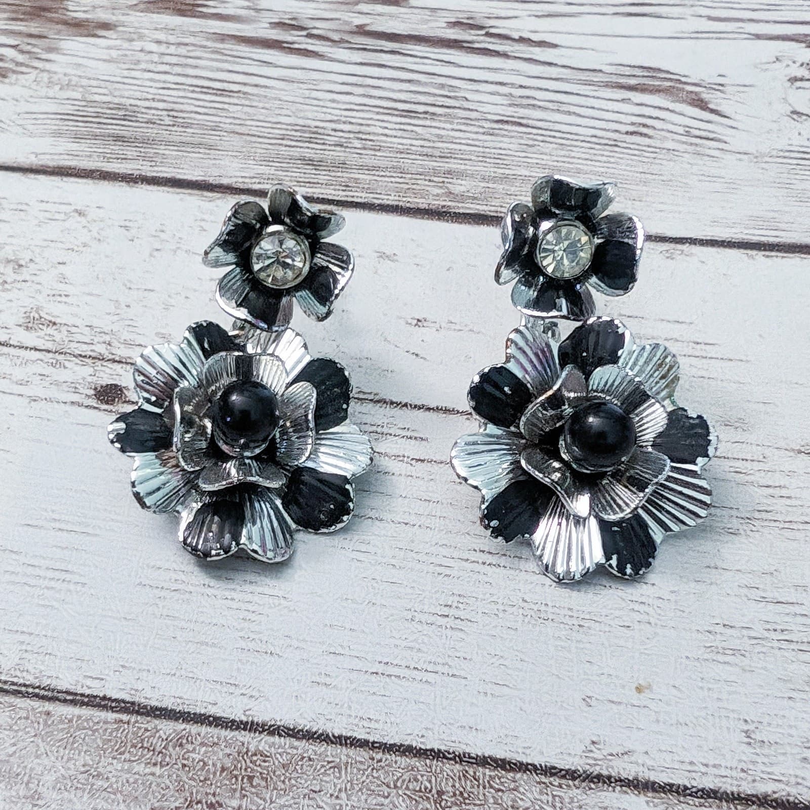 Vintage Screw Back Earrings Silver Tone & Black Flower Dangle