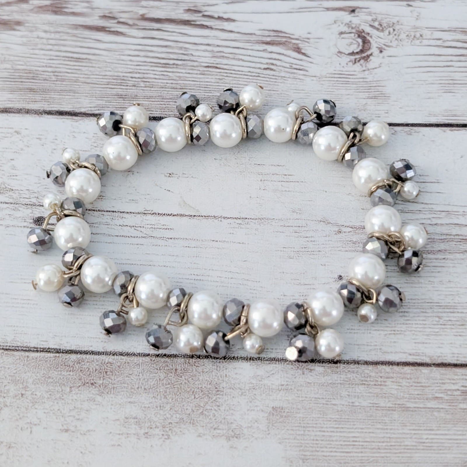 Vintage Stretch Bracelet Faux Pearl & Metallic