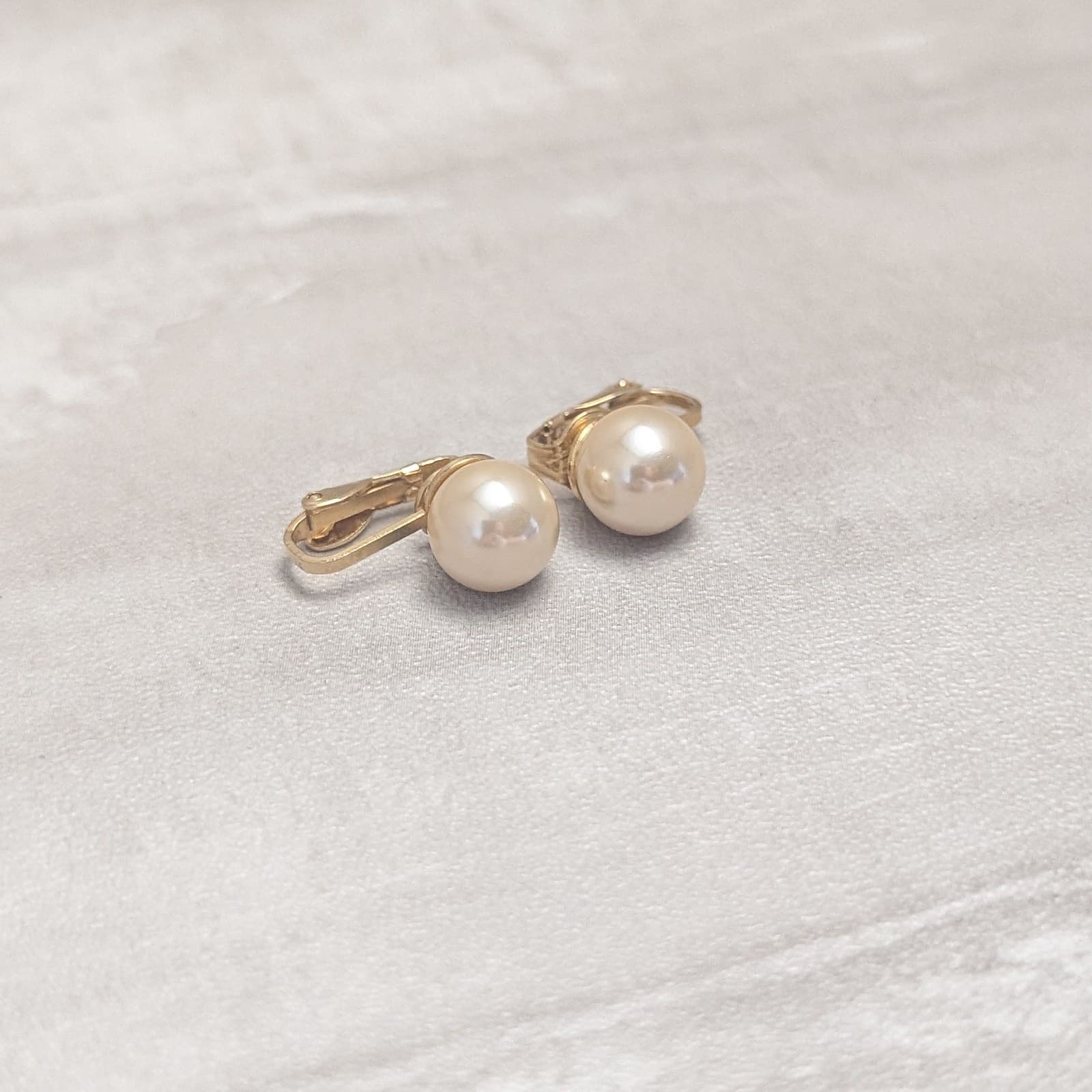 Vintage Clip On Earrings Deep Cream Faux Pearl Classic Glam Stylish