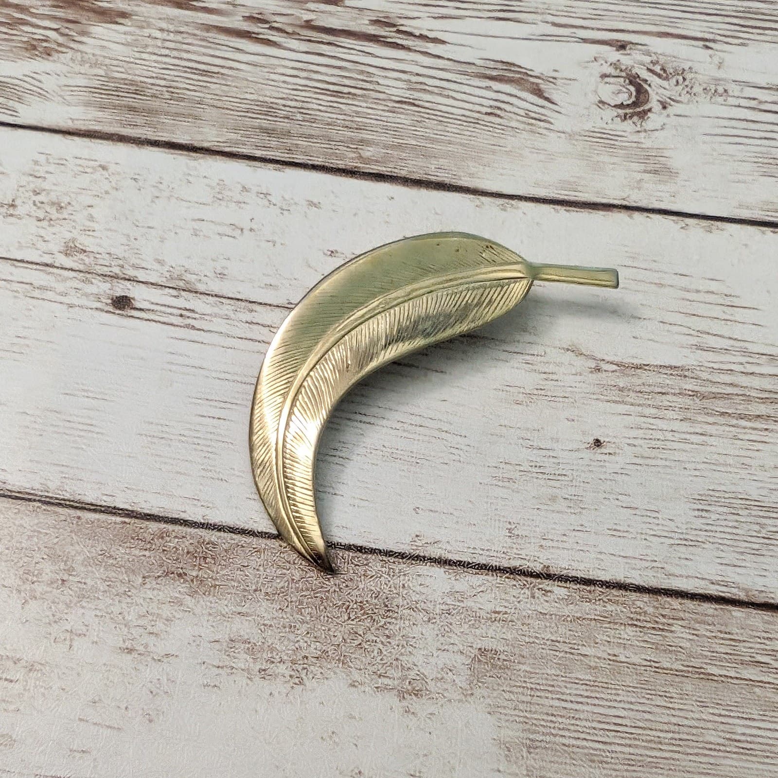 Vintage Brooch / Pin - Gold Tone Feather/Leaf