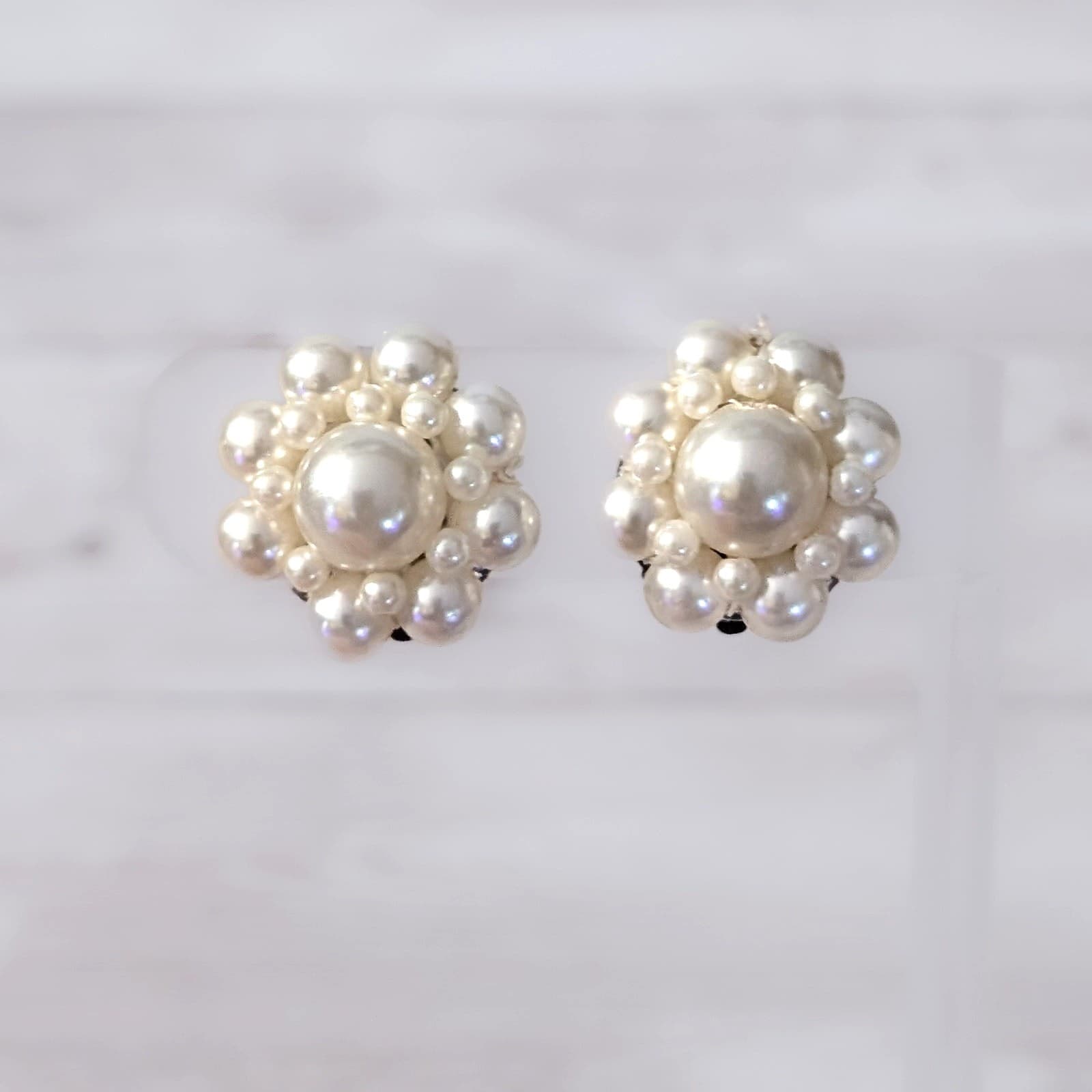 Vintage Clip On Earrings Pearlescent Cream Flower Like Cluster 7/8"