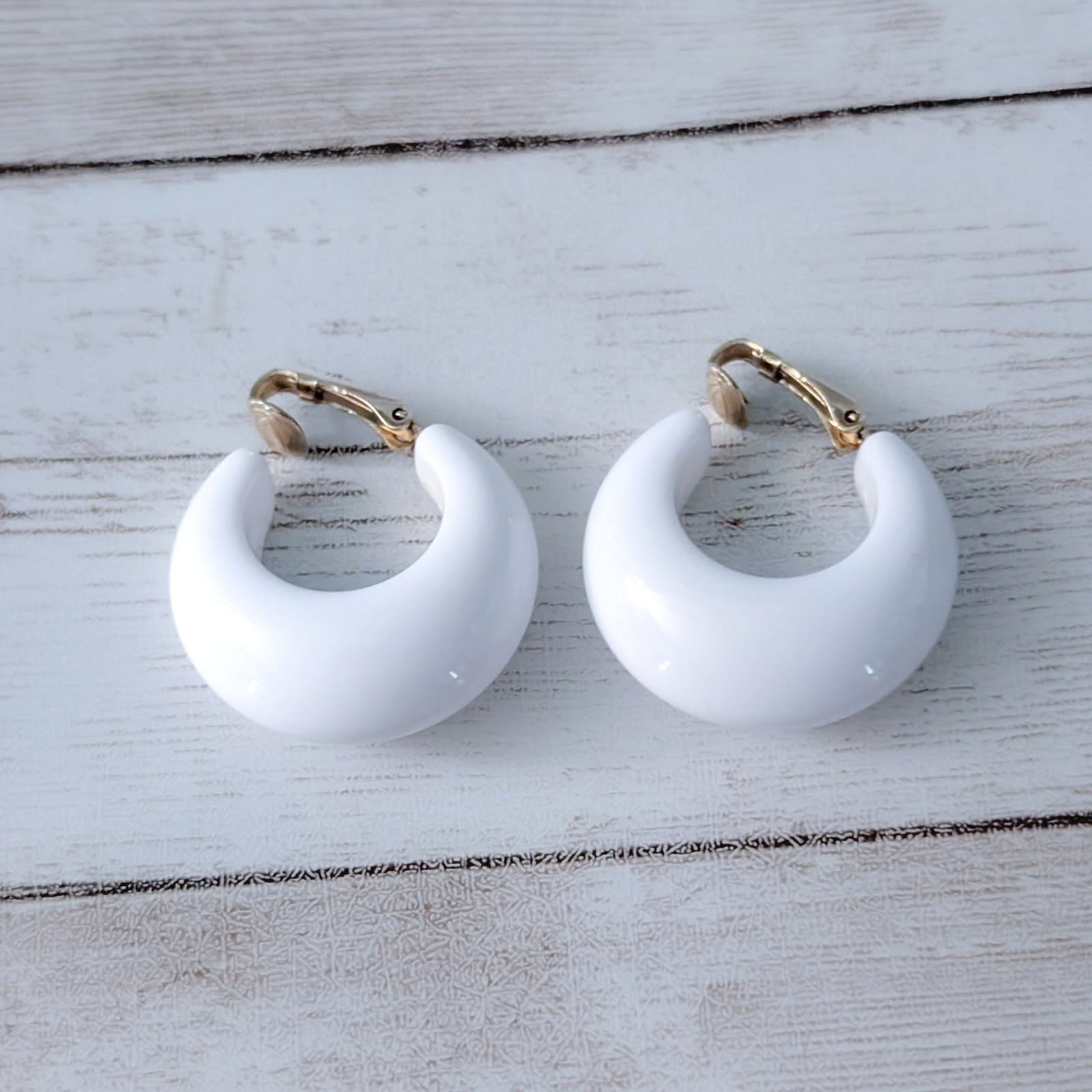 Vintage Sarah Coventry Clip On Earrings - Retro Chunky White Hoops