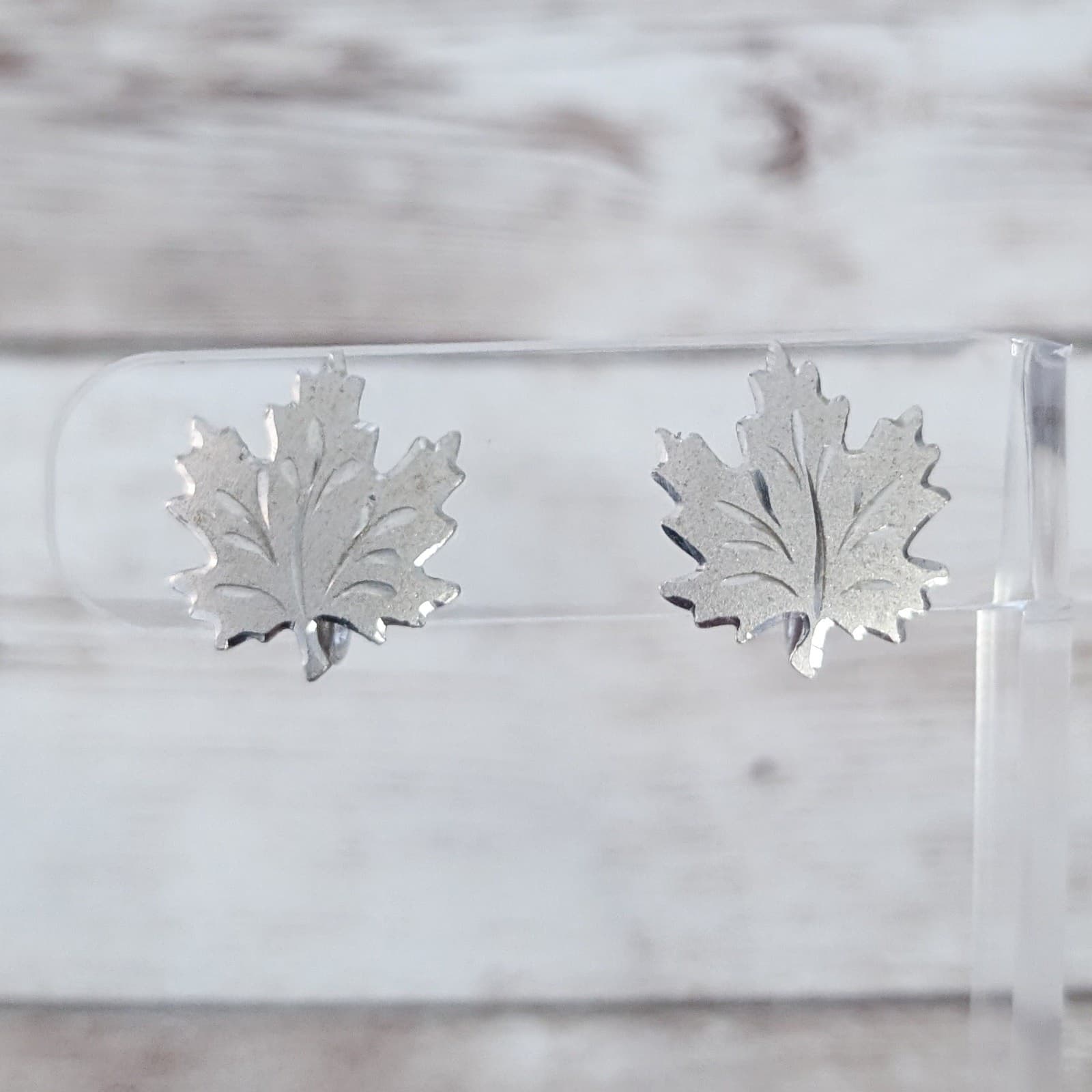 Vintage Screw Back Earrings Silver Tone Leaf 0.75"