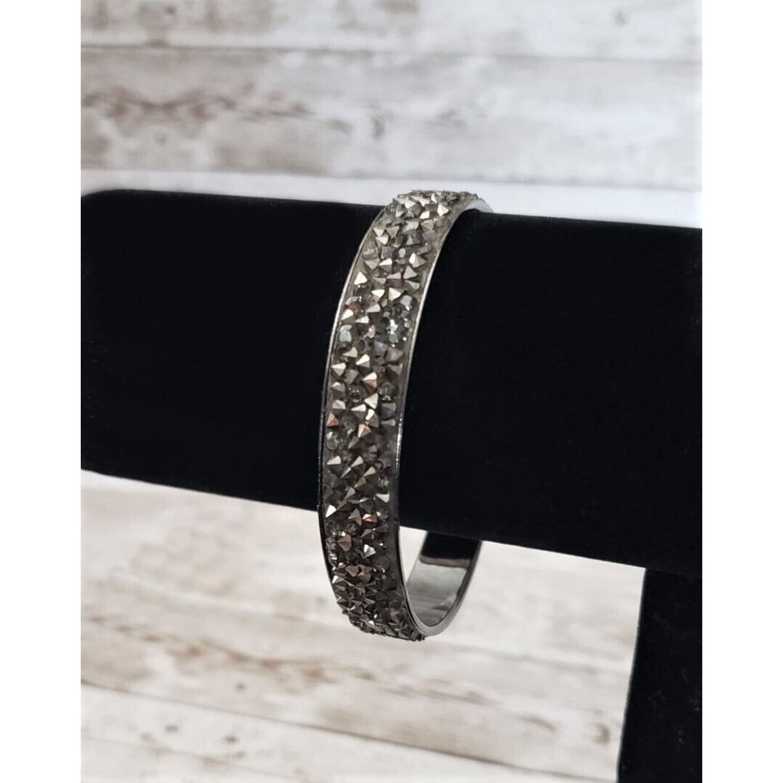 Vintage Bracelet / Bangle Metallic Tones Rock Like Design