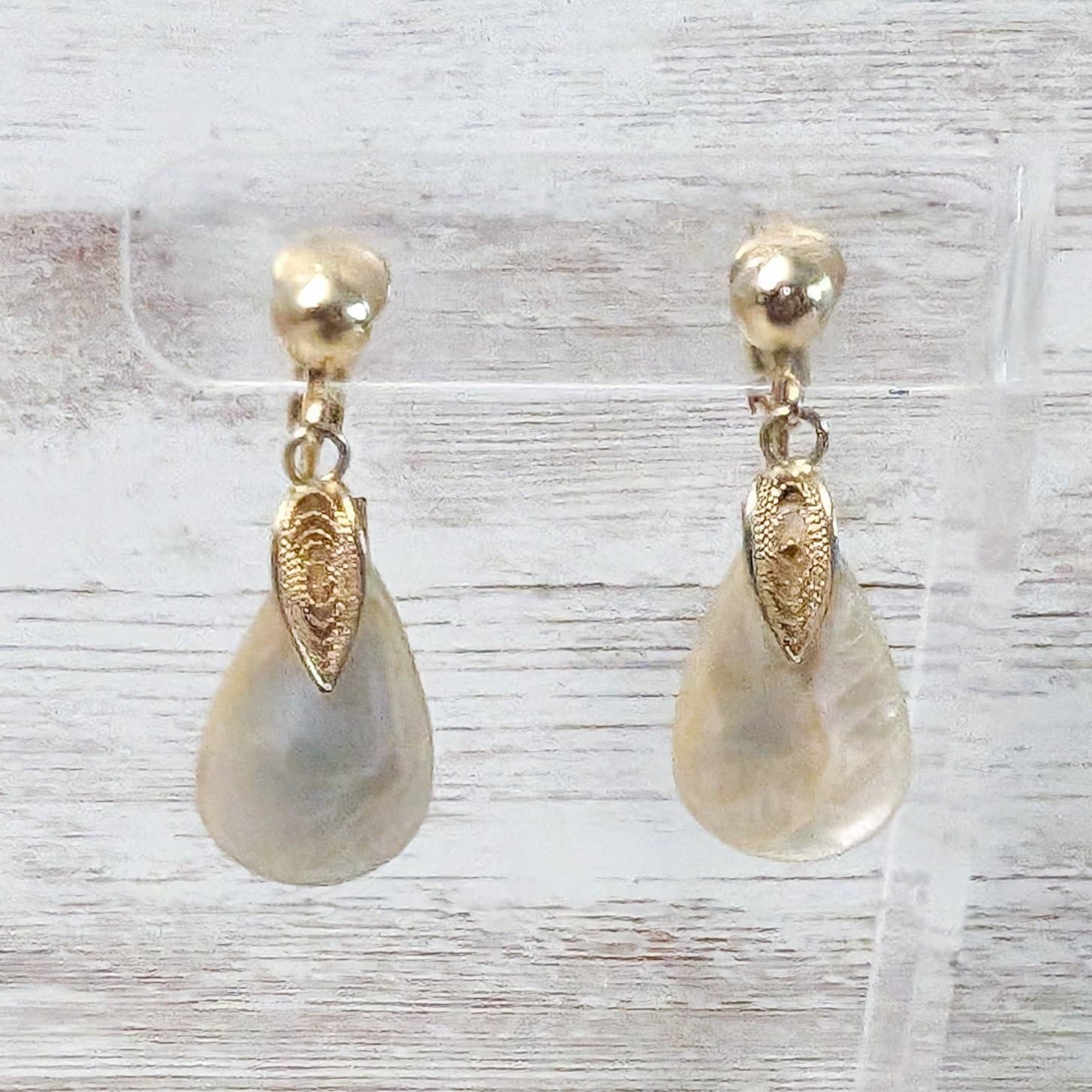 Vintage Clip On Earrings Teardrop Shape Mother of Pearl? Dangle