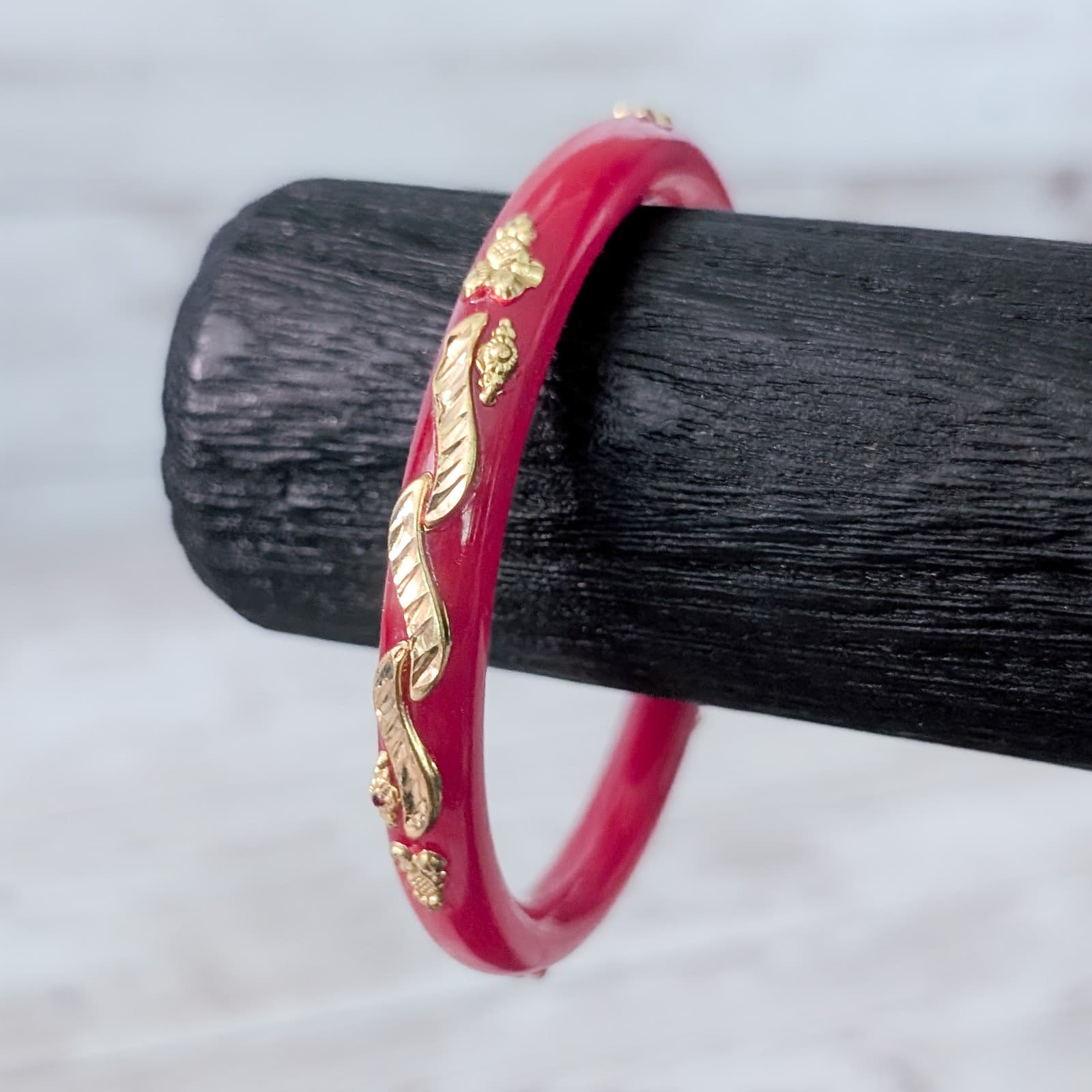 Vintage Bracelet Stunning Red with Gold Tone Design 7.5"