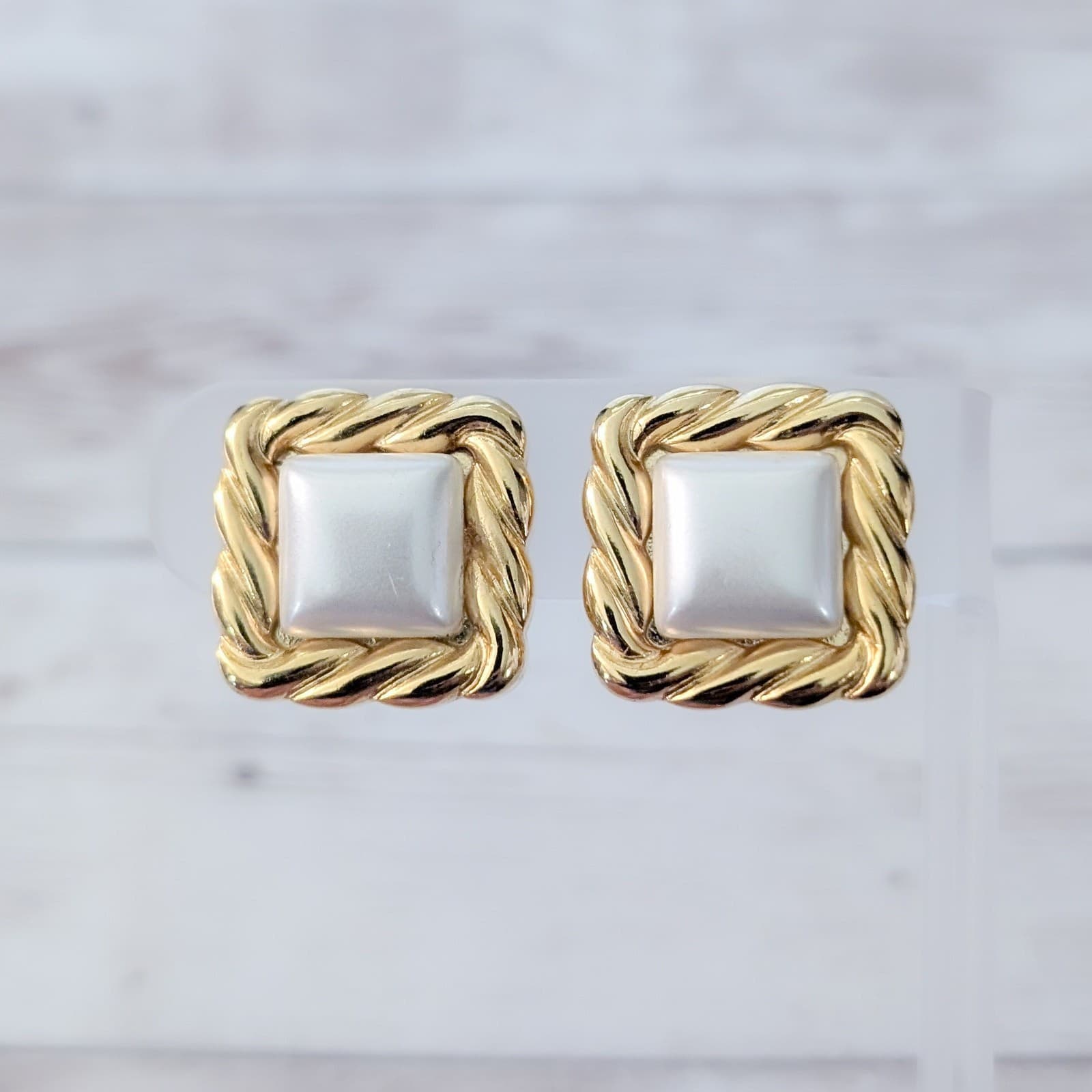 Vintage Clip On Earrings Retro Chunky Gold Tone & Cream Statement 7/8" Stylish