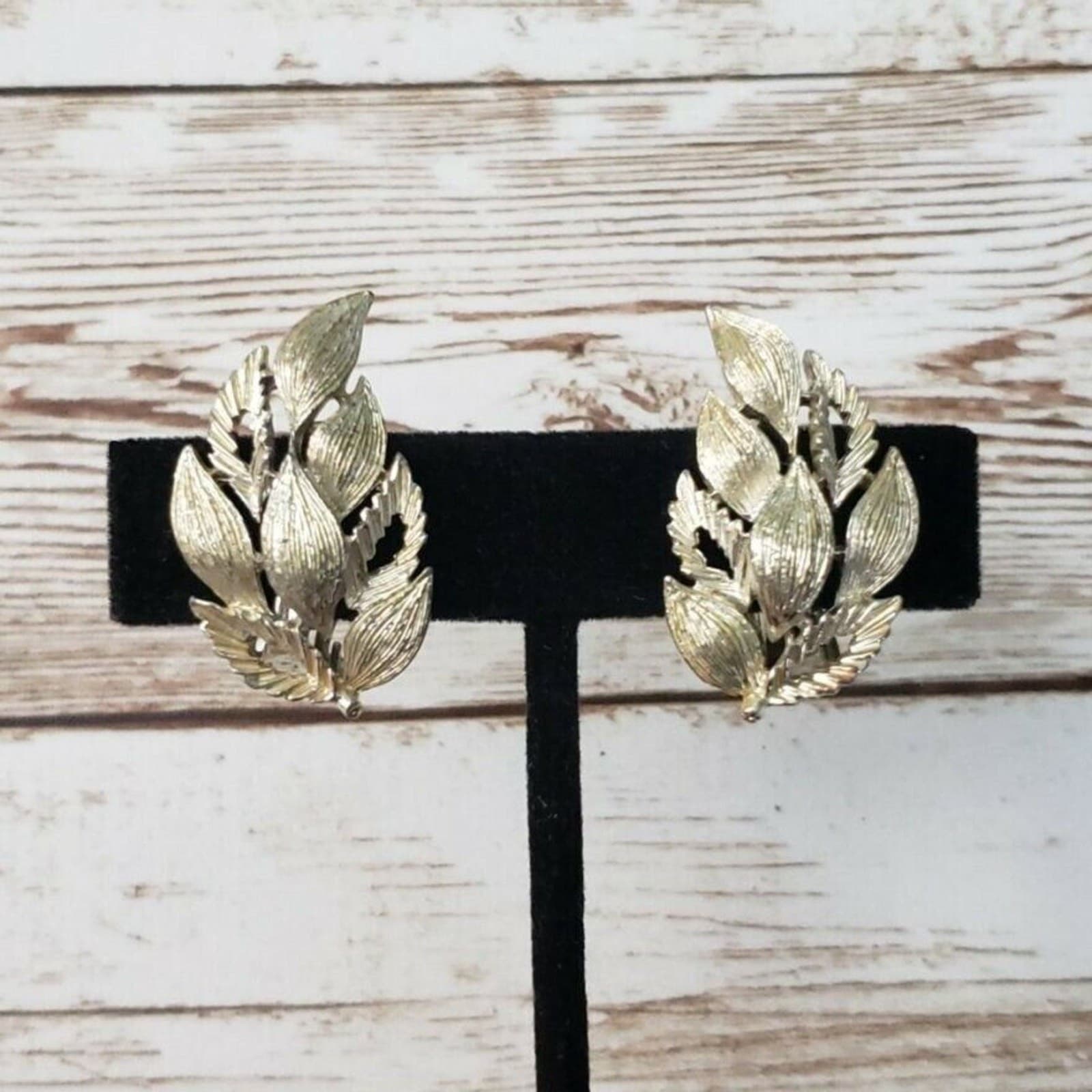 Vintage Lisner Clip On Earrings - Multi Leaf Design