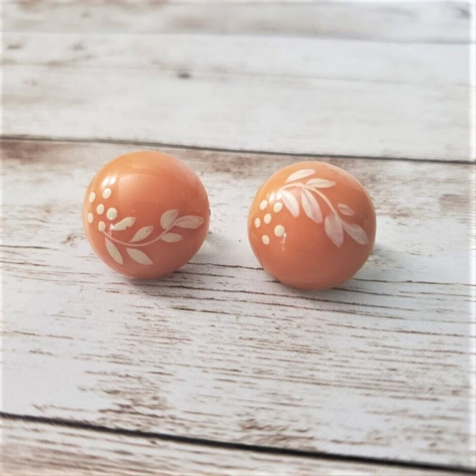 Vintage Clip On Earrings Pretty Orange with Cream Leaf Design