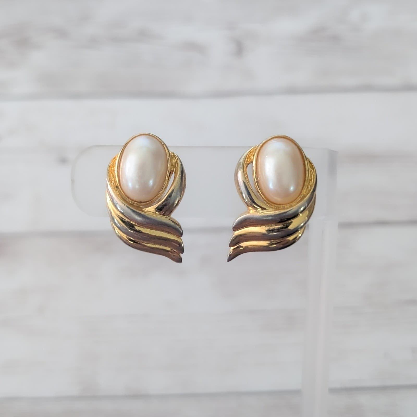 Vintage Clip On Earrings Gold Tone & Faux Pearl - Silvering
