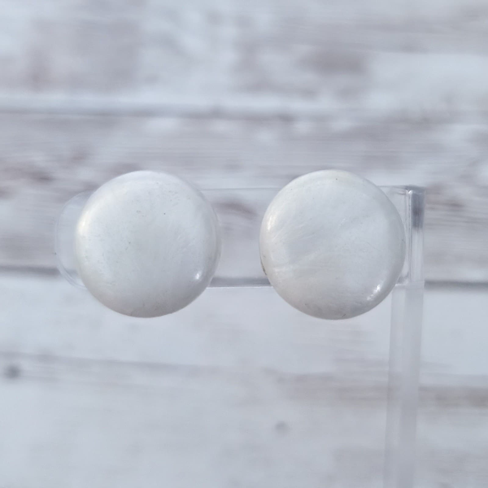 Vintage Clip On Earrings Off White with Slight Pearlescent Finish 7/8"