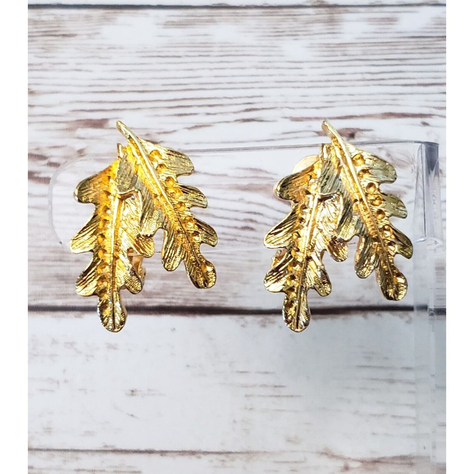 Vintage Clip On Earrings - Oak Tree Leaves Gold Tone 1.25"